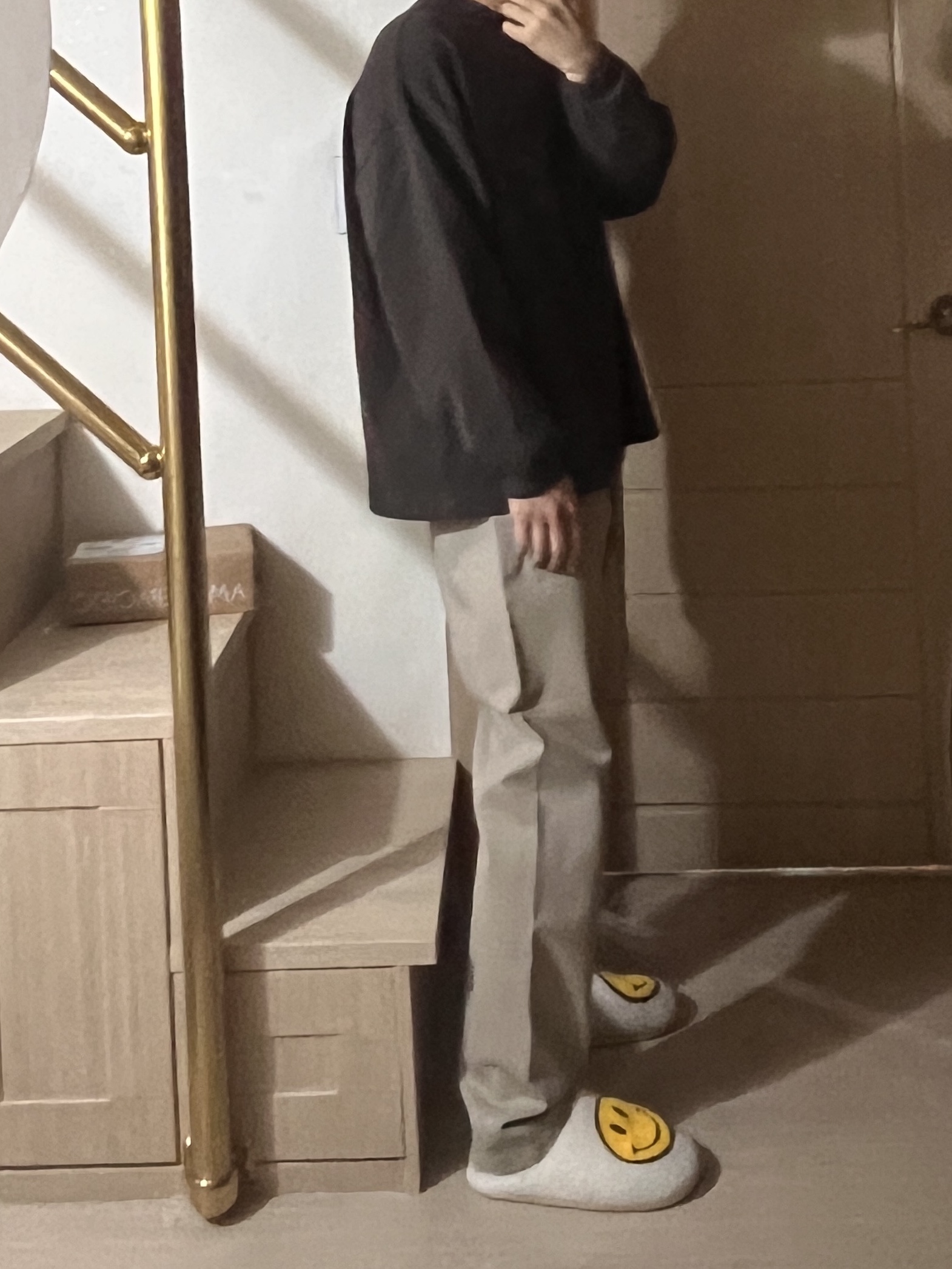 Essentials Heavy Long Sleeve T-Shirt Heather Wood - 24SS, Fear of God Eternal Viscose Tricot Slim Pants Dusty Concrete 착용 스타일 - 2