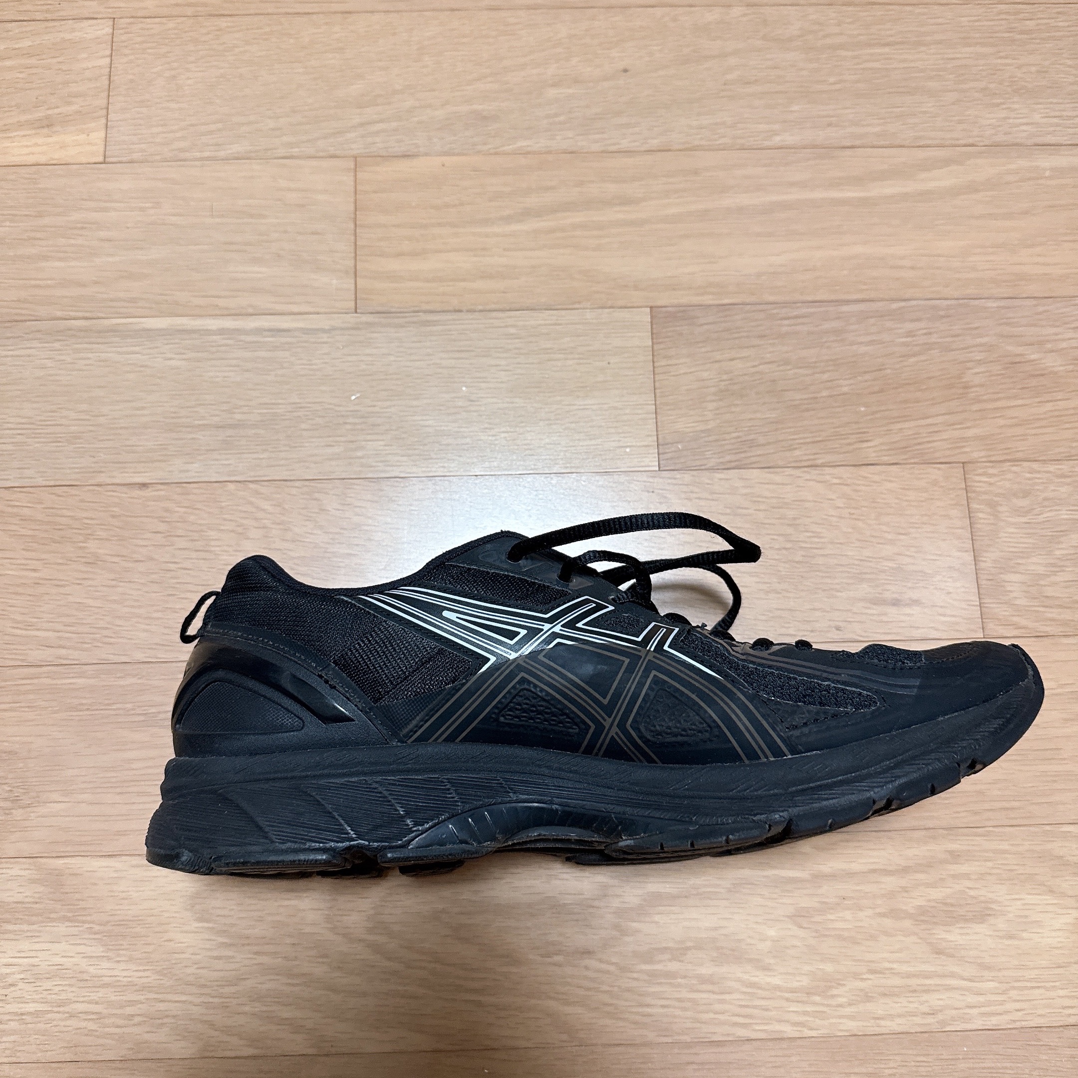 Asics x Kiko Kostadinov Gel-Burz 1 Black 착용 스타일 - 3
