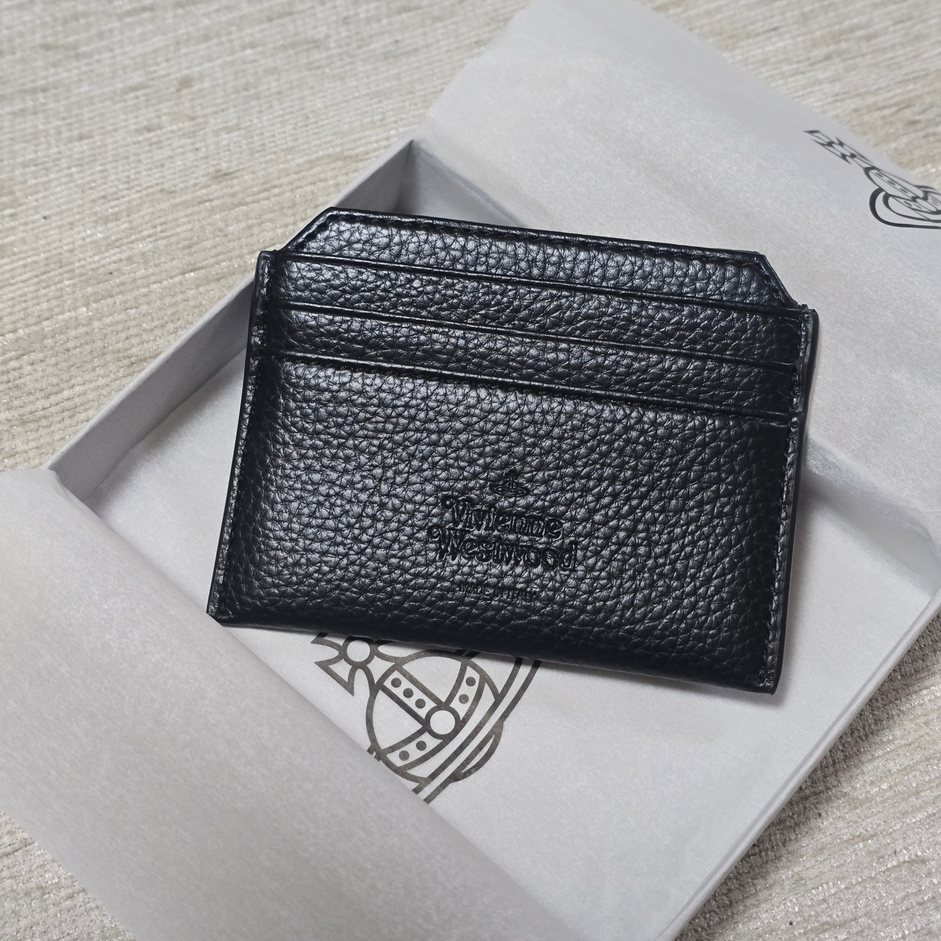 Vivienne Westwood Re-Vegan Grain Leather Silm Card Holder Black 착용 스타일 - 2