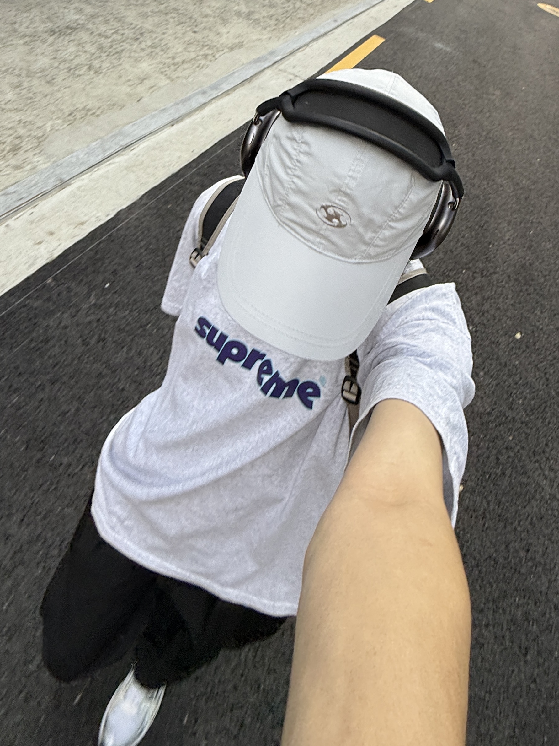 (W) Asics Gel-Kayano 14 White Midnight, Supreme Pinline T-Shirt Ash Grey - 24SS 착용 스타일 - 10