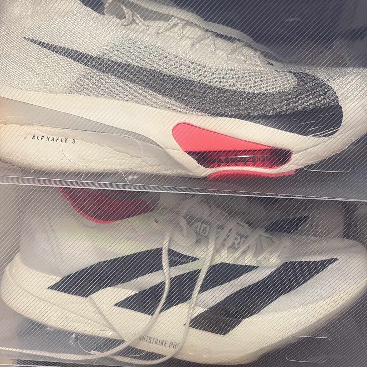 Nike Air Zoom Alphafly Next% 3 Sail Black, Adidas Adizero Adios Pro 4 Cloud White Core Black 착용 스타일 - 1