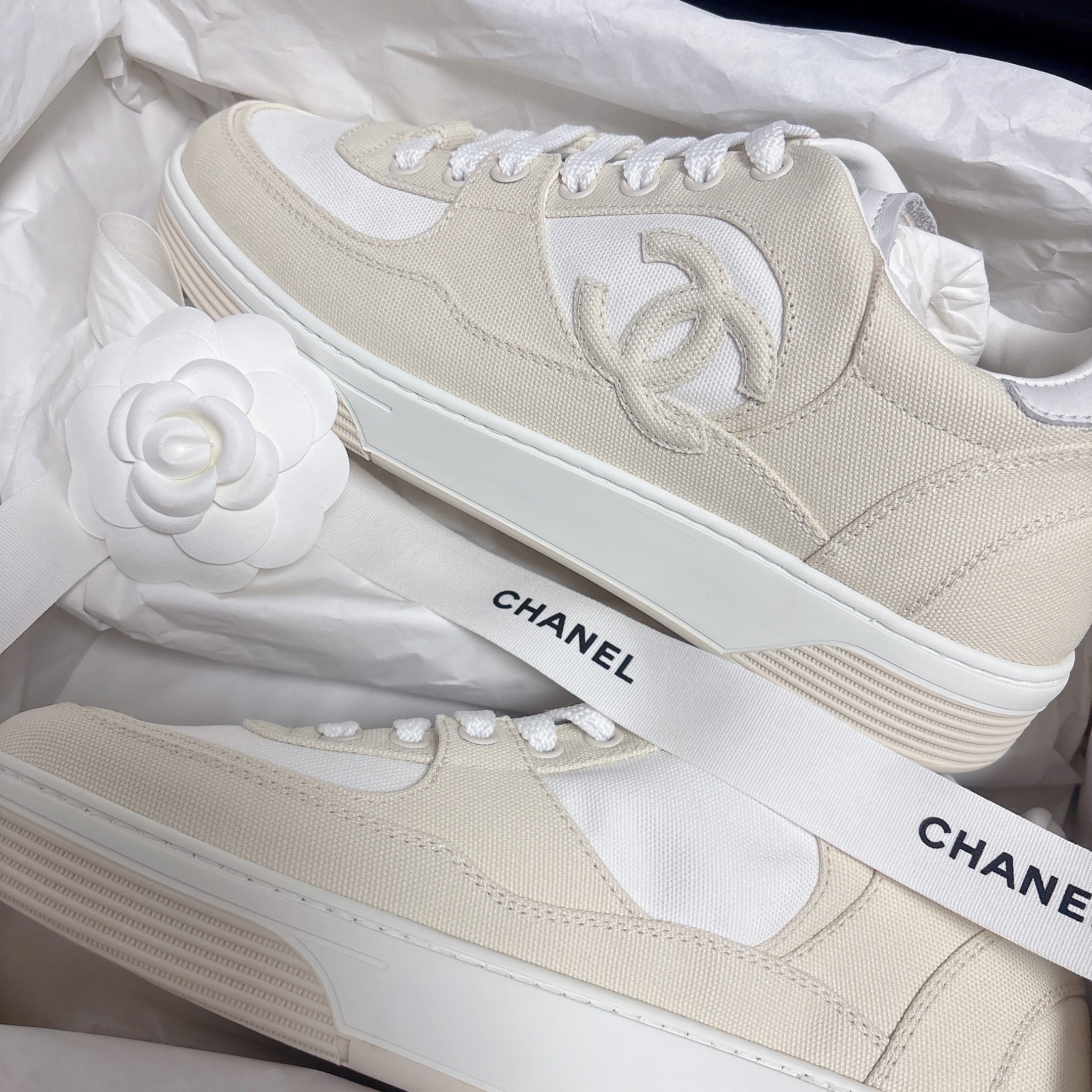 Chanel Sneakers Cotton & Light Beige White, (W) Chanel Sneakers Cotton & Light Beige White 착용 스타일