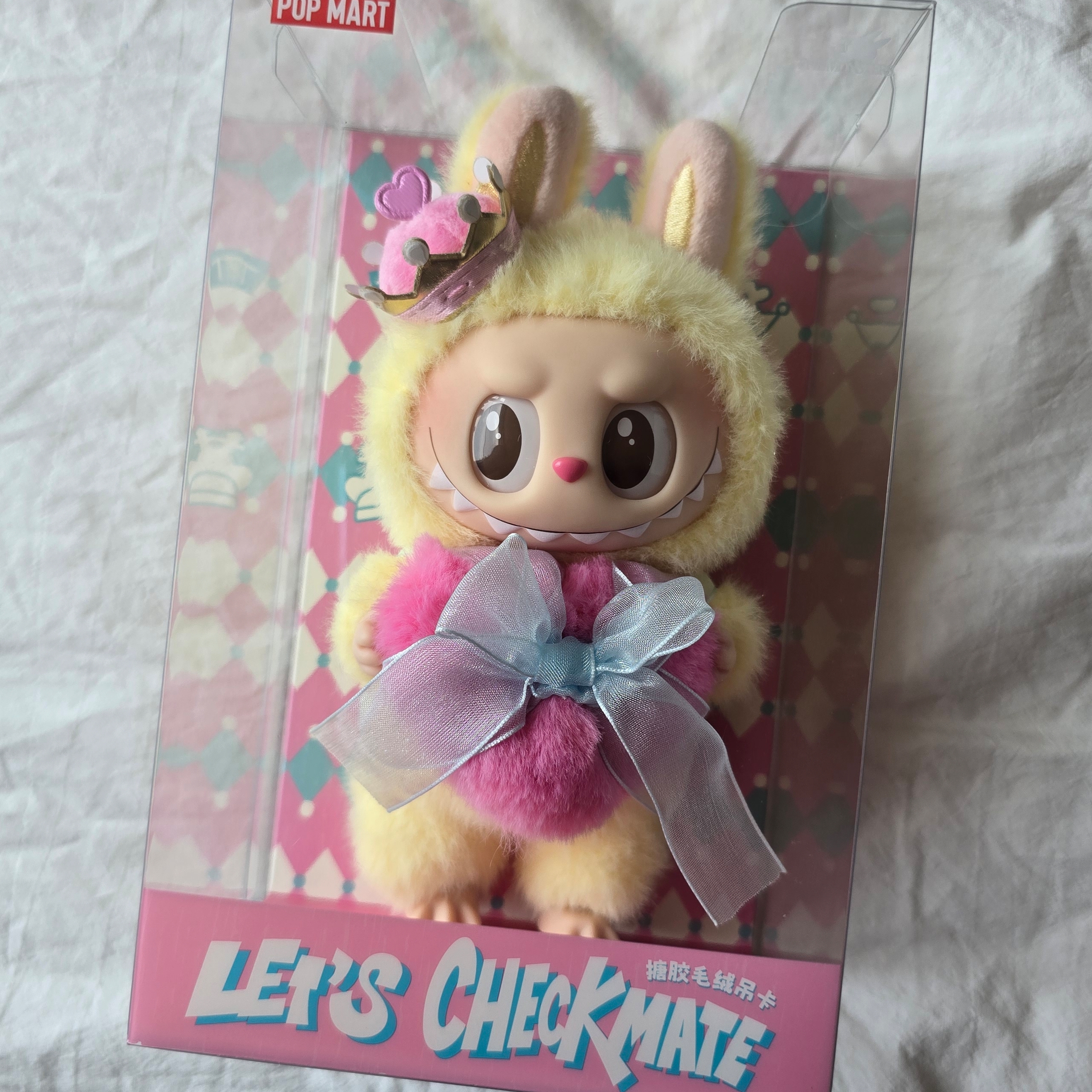 Pop Mart The Monsters Checkmate Series Plush Keyring 착용 스타일