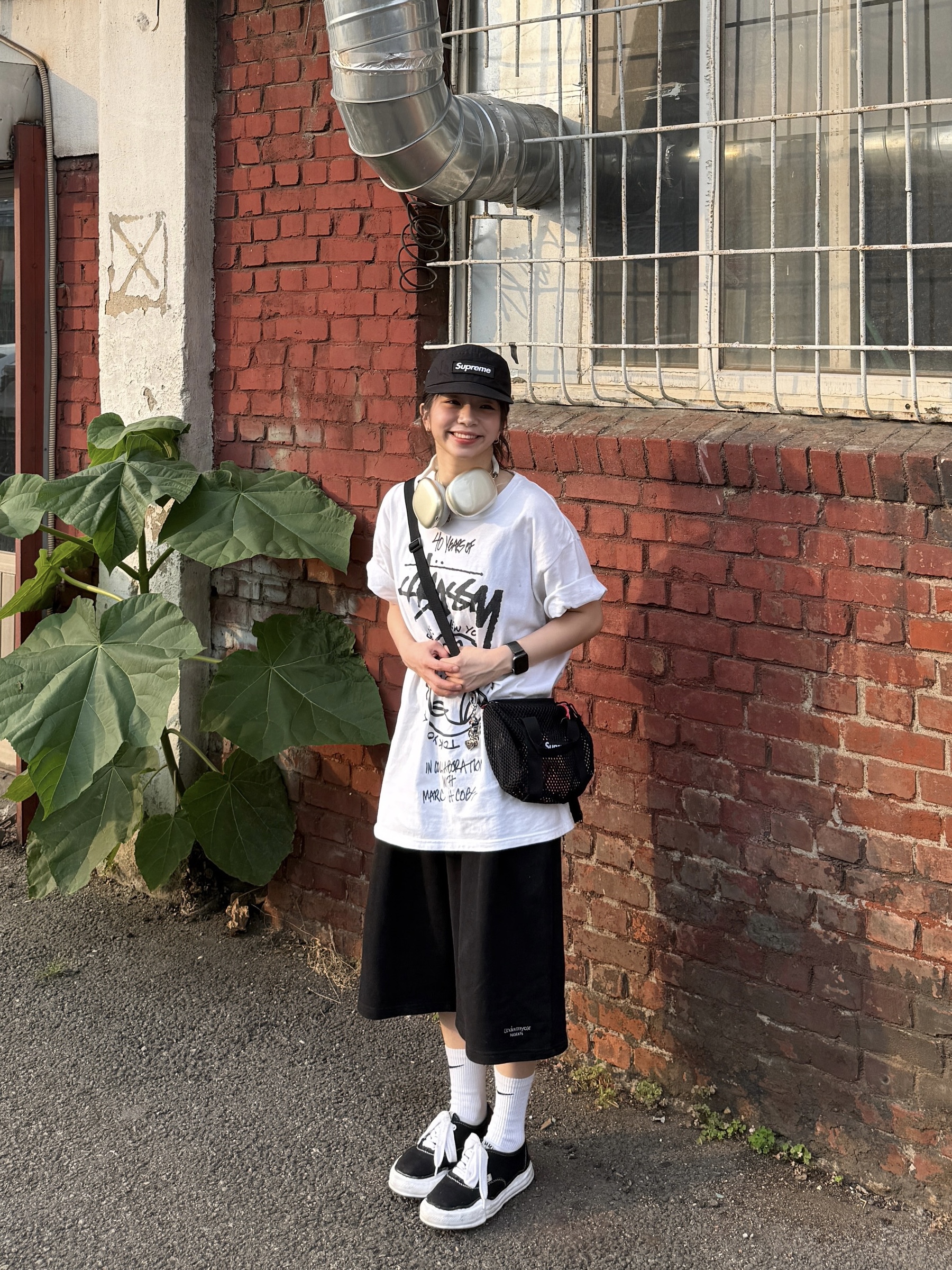 Maison Mihara Yasuhiro Baker OG Sole Canvas Low Cut Sneakers Black, Supreme Waxed Cotton Camp Cap Black - 23FW 착용 스타일 - 1