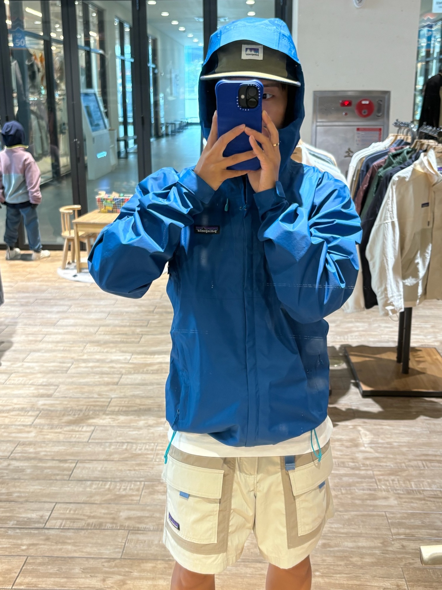 Patagonia Torrentshell 3L Jacket Endless Blue 착용 스타일