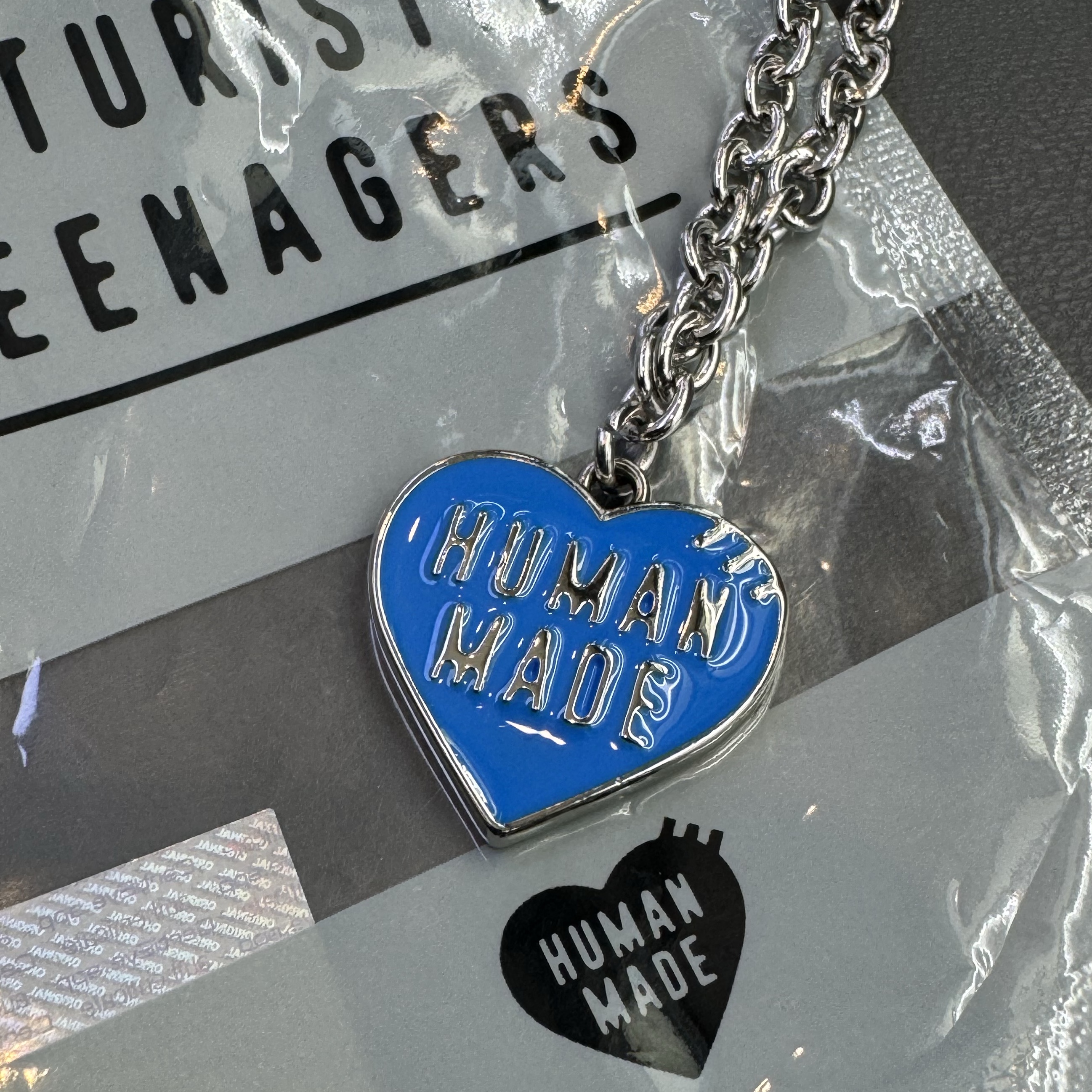 Human Made Heart Necklace Blue 착용 스타일 - 1