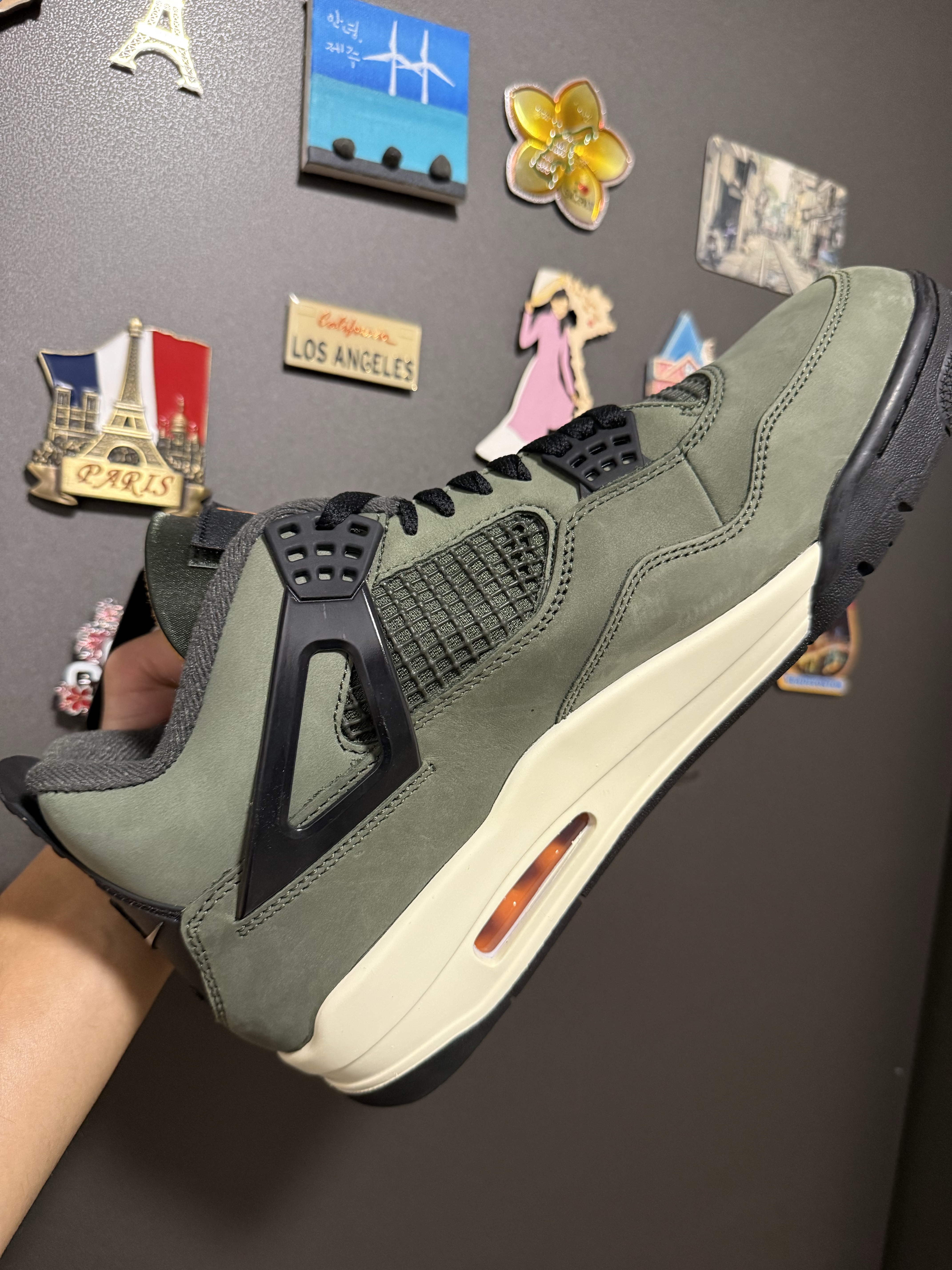 Jordan 4 x Undefeated Retro OG SP Deep Green and Clementine, YESEYESEE Y.E.S Hardware L/S Light Navy 착용 스타일 - 3
