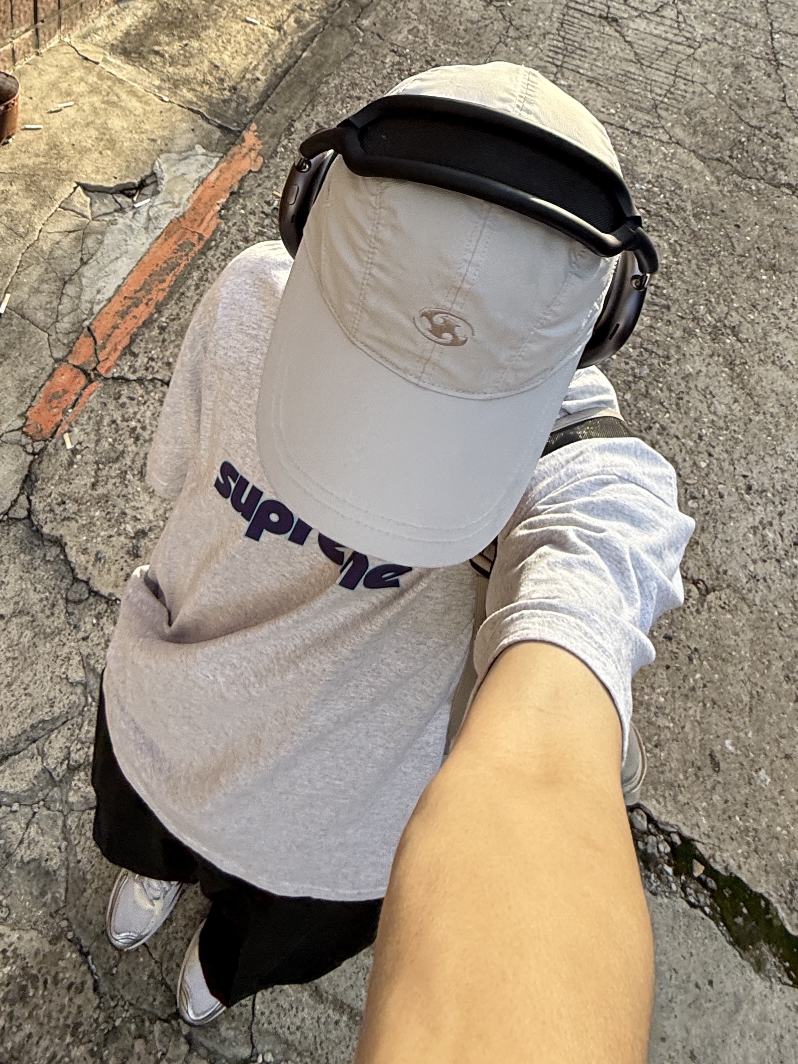 (W) Asics Gel-Kayano 14 White Midnight, Supreme Pinline T-Shirt Ash Grey - 24SS 착용 스타일 - 8