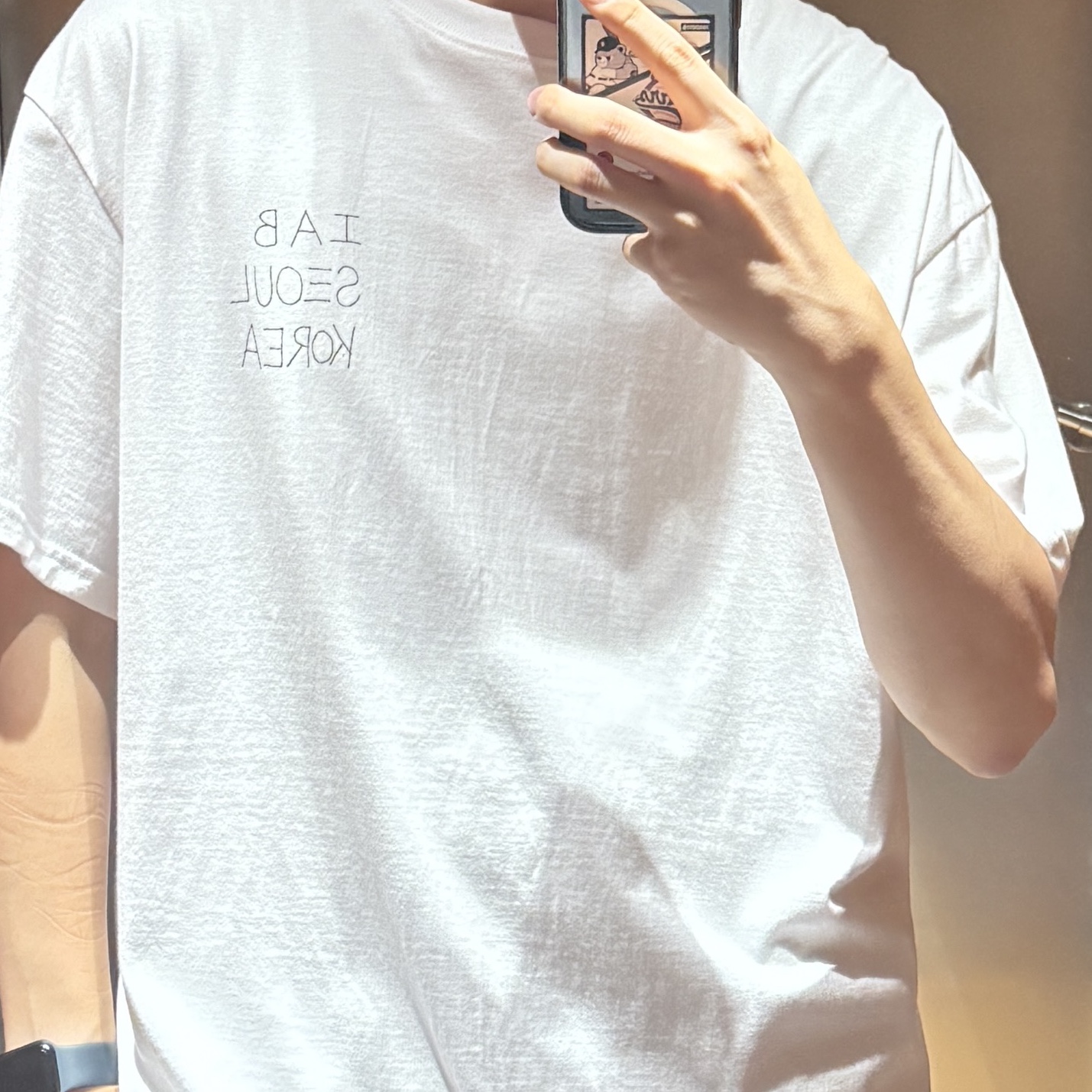 IAB Studio x Fucking Awesome T-Shirt White 착용 스타일 - 2