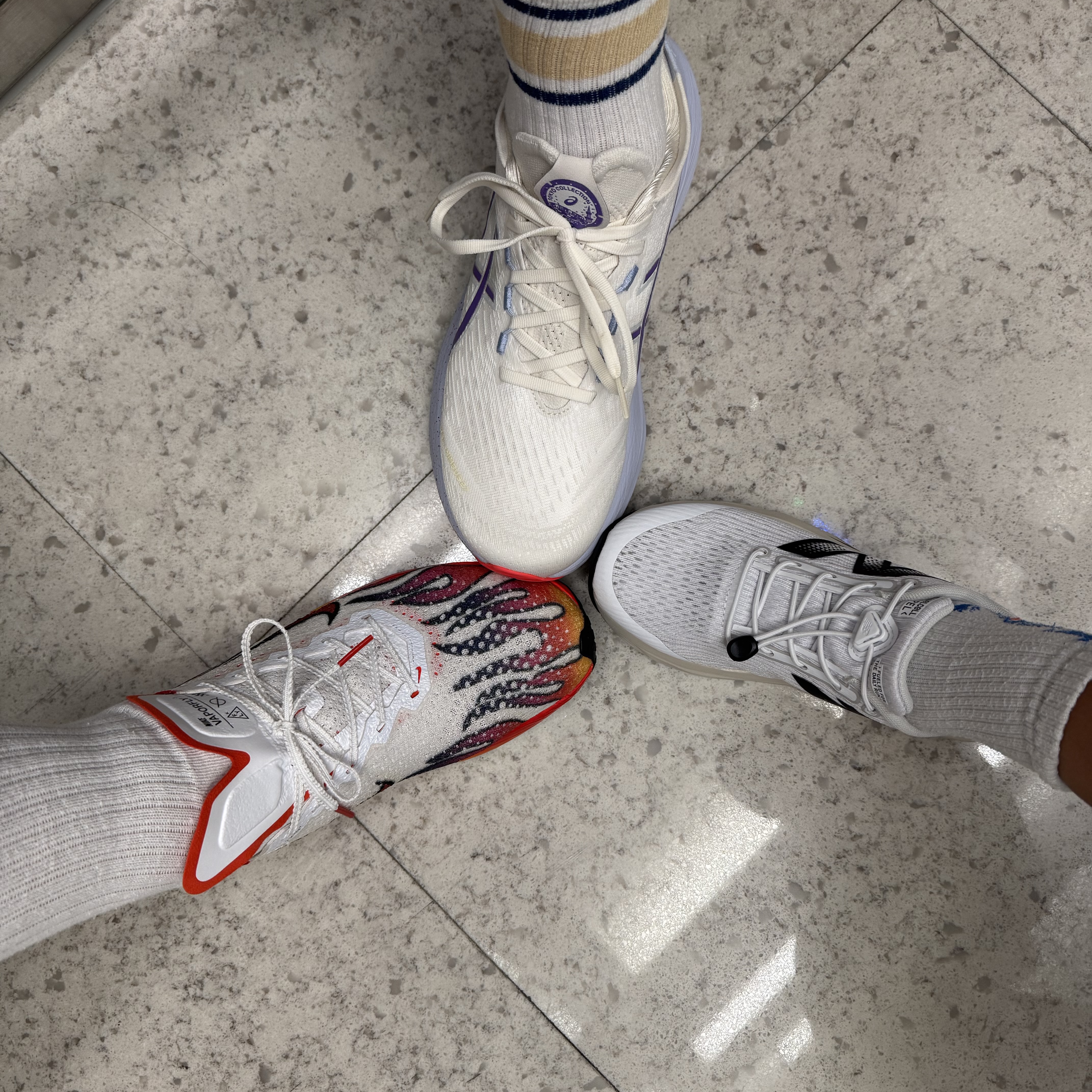 Nike ZoomX Vaporfly Next% 3 PRM White Habanero Red, Asics Gel-Nimbus 27 Tokyo Cream Edo Purple 착용 스타일