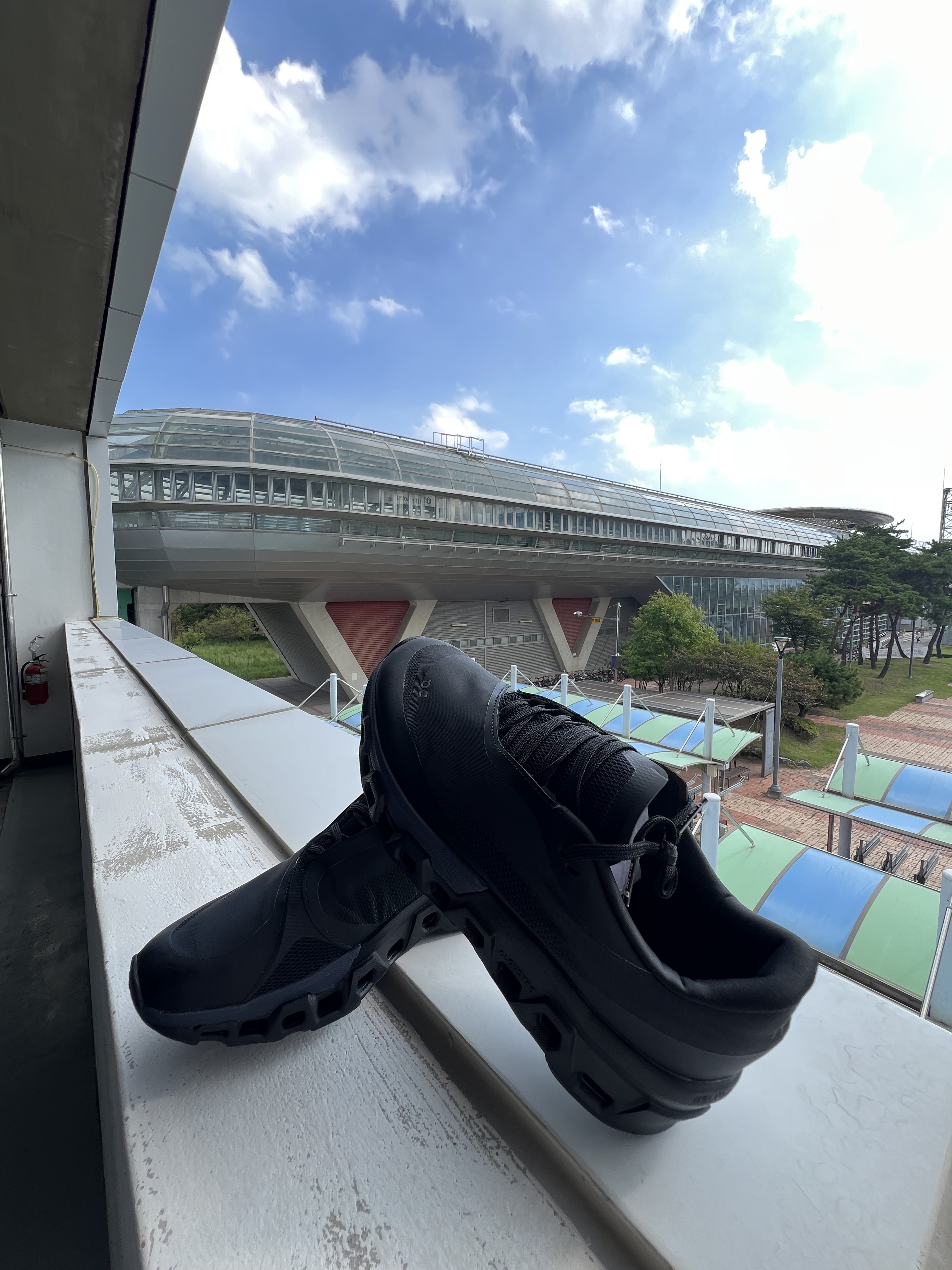 On Running x Post Archive Faction (Paf) Cloudmonster 2 Black Magnet 착용 스타일
