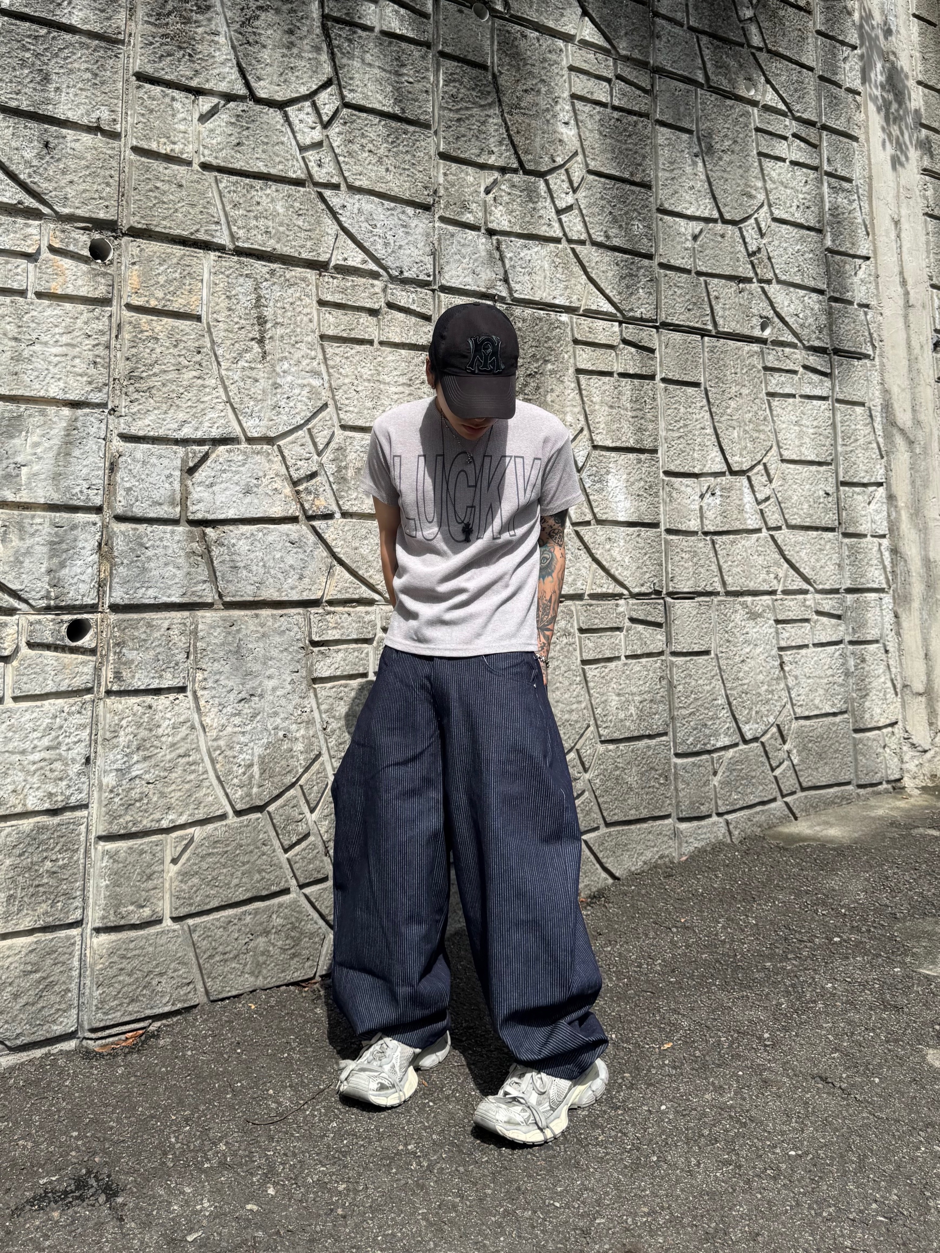 Balenciaga 3XL Sneakers Light Beige 착용 스타일 - 2