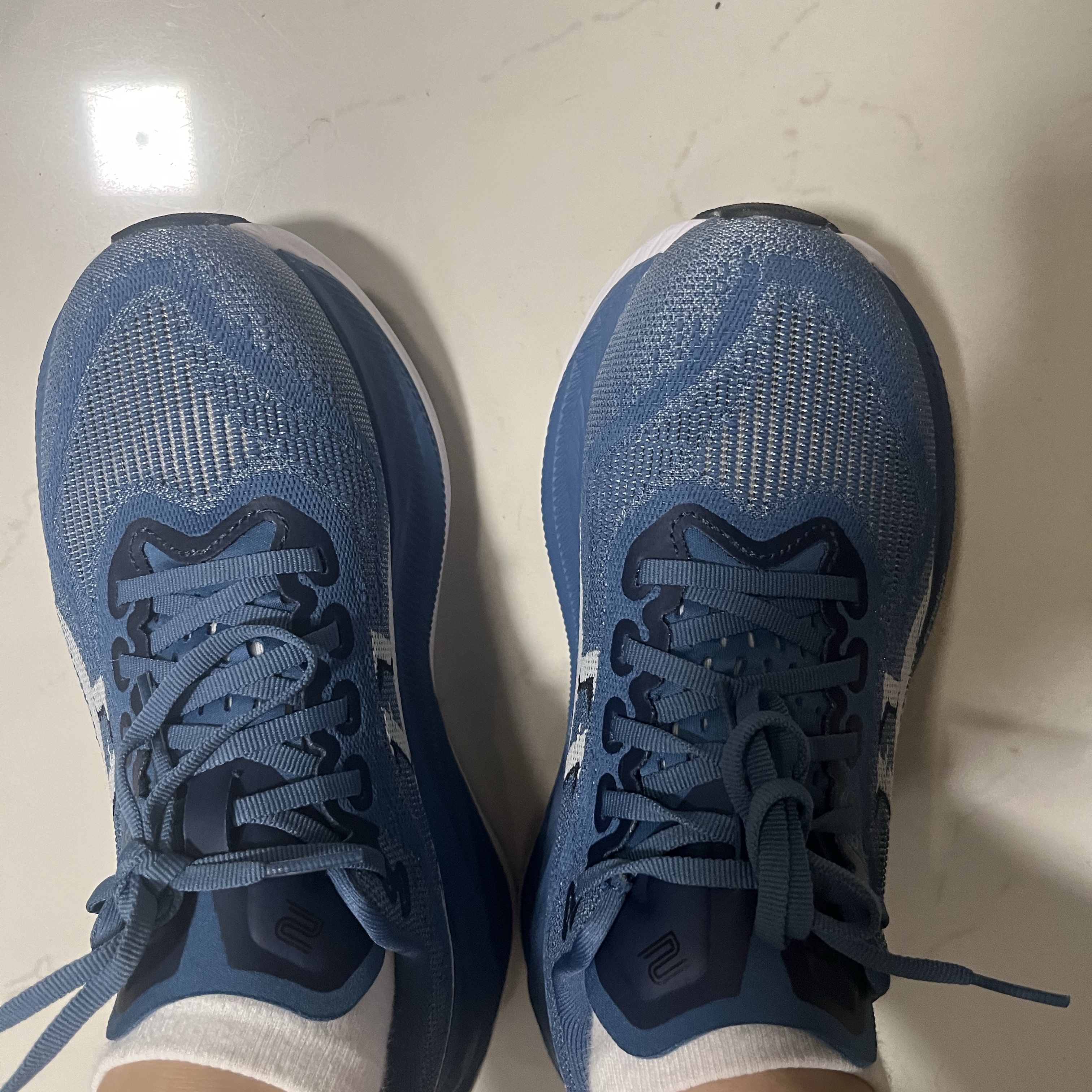 Asics Superblast 2 Winter Sea White 착용 스타일 - 1