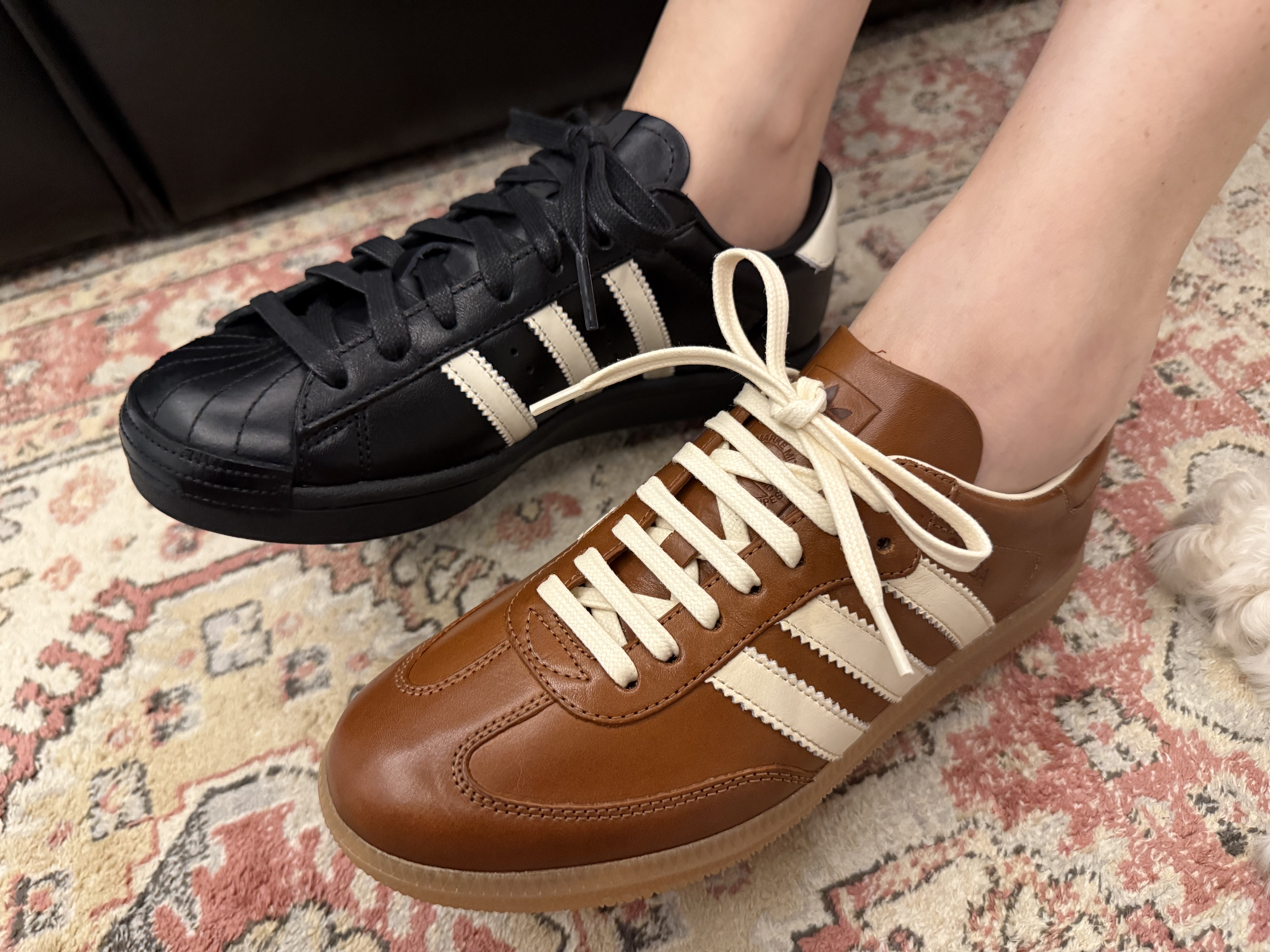 Adidas x Kith Superstar Vintage MIG Black White, Adidas Samba OG Made in Italy Brown Wonder White 착용 스타일 - 6