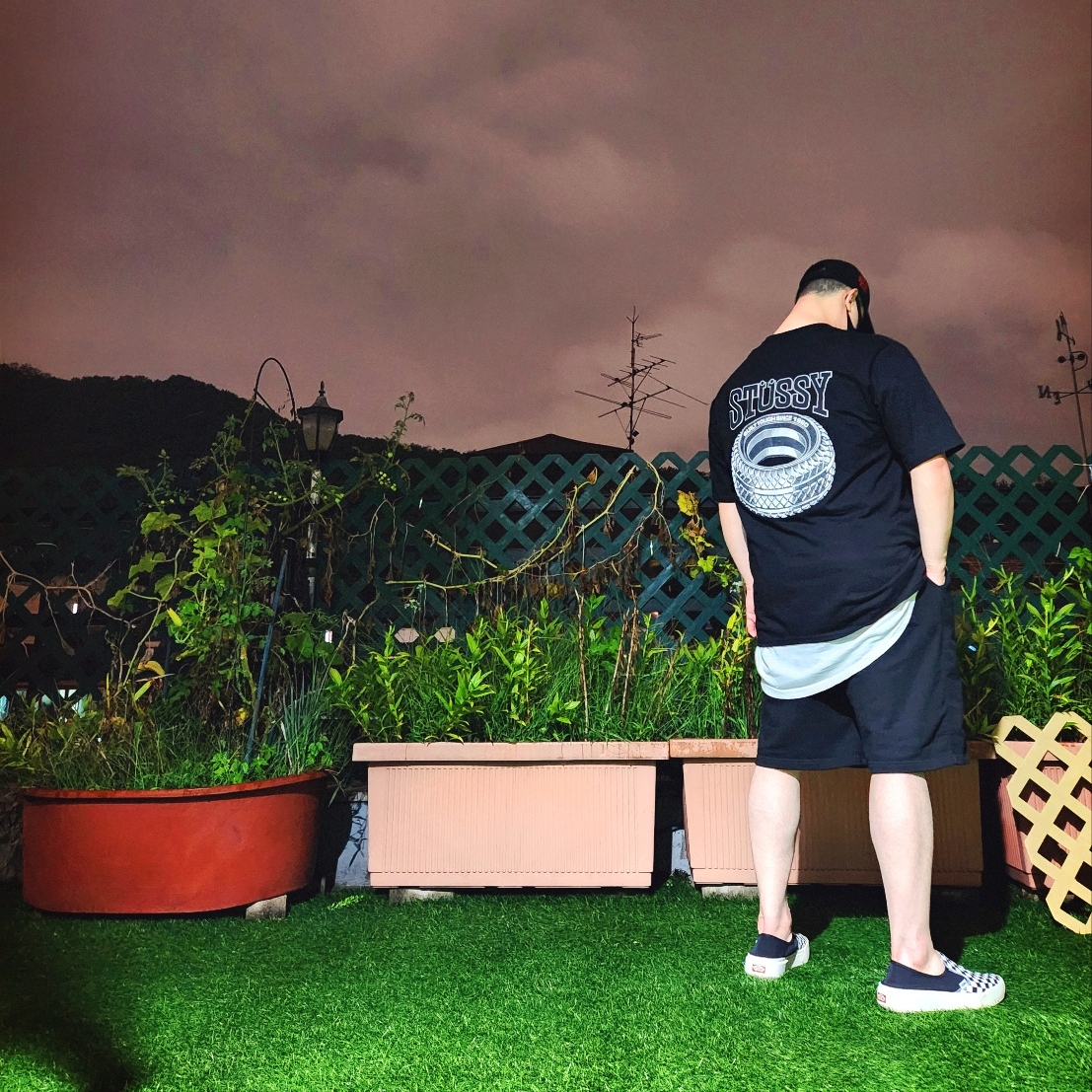 Stussy Tough Tread T-Shirt Black, Vans Checkerboard Comfycush One Black 착용 스타일 - 3