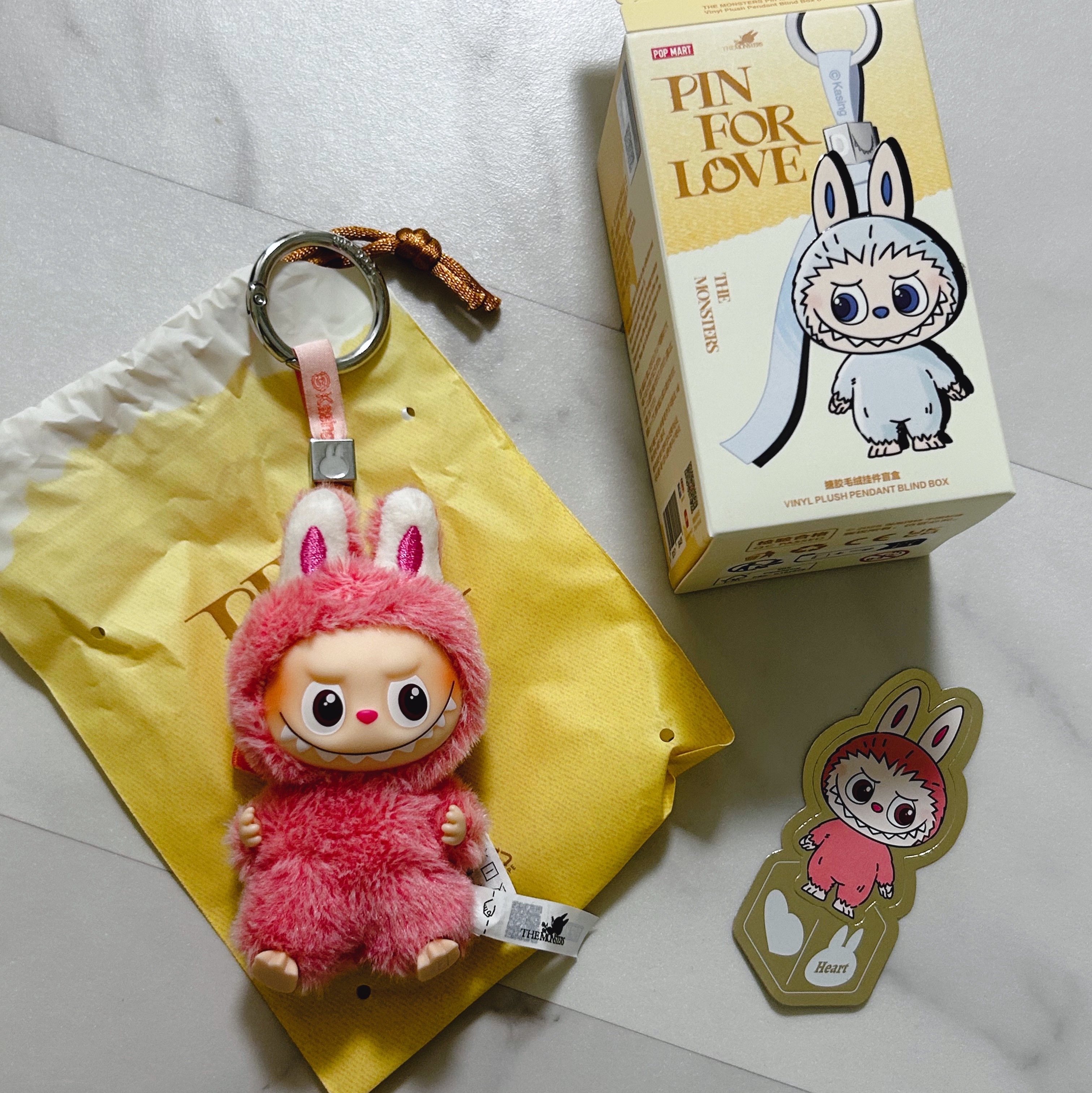 Pop Mart Labubu The Monsters Pin For Love Series Vinyl Plush Pendant (A-M) Heart (Opened Case), Pop Mart Labubu The Monsters Pin For Love Series Vinyl Plush Pendant Sealed Case (A-M) (1 Blind Box) 착용 스타일