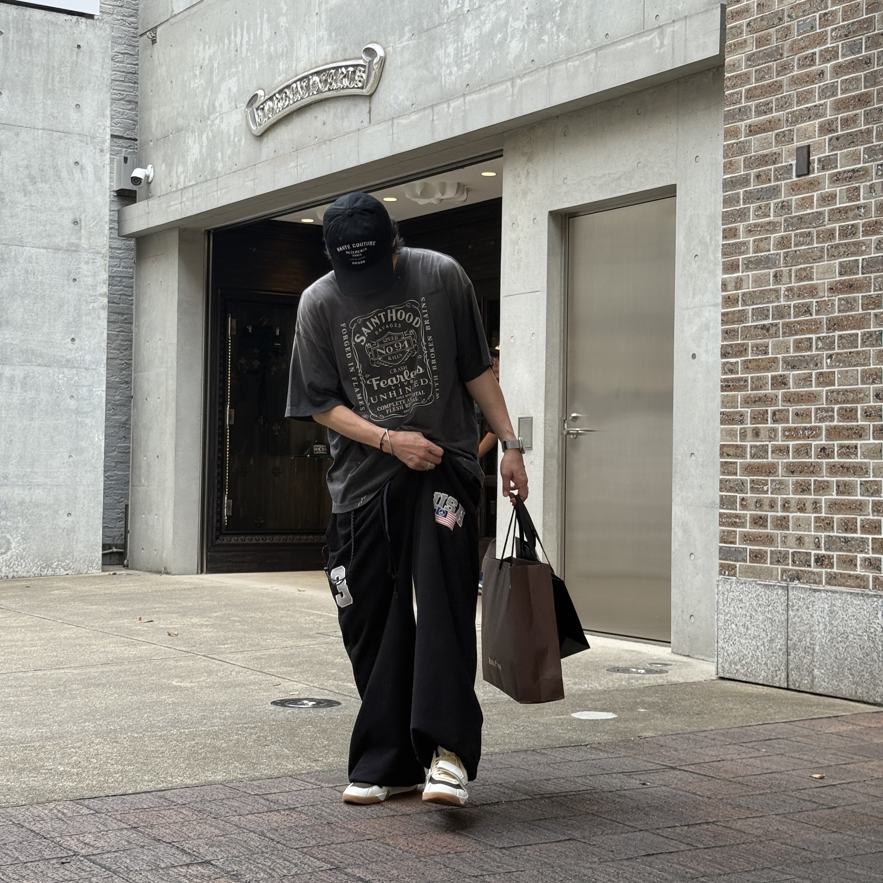 Neighborhood x Saint Mxxxxxx STHD Fearless T-Shirt Black - 25SS, Saint Mxxxxxx x NaS S/S T-Shirt Black - 25AW 착용 스타일 - 3