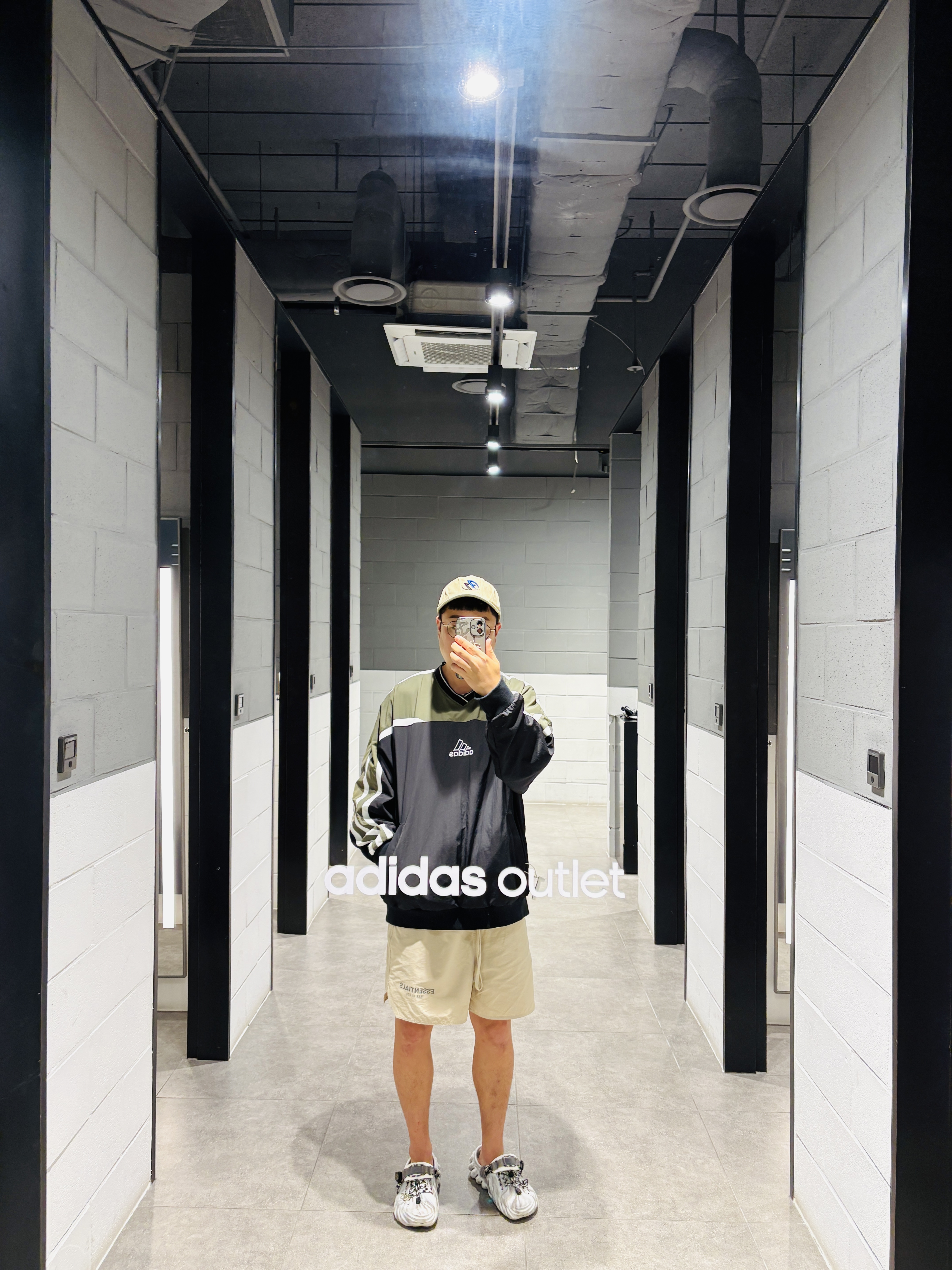 Ader Error x Zara Pleated Cap Beige, Essentials Volley Shorts Linen - Ssense Exclusive 착용 스타일 - 1
