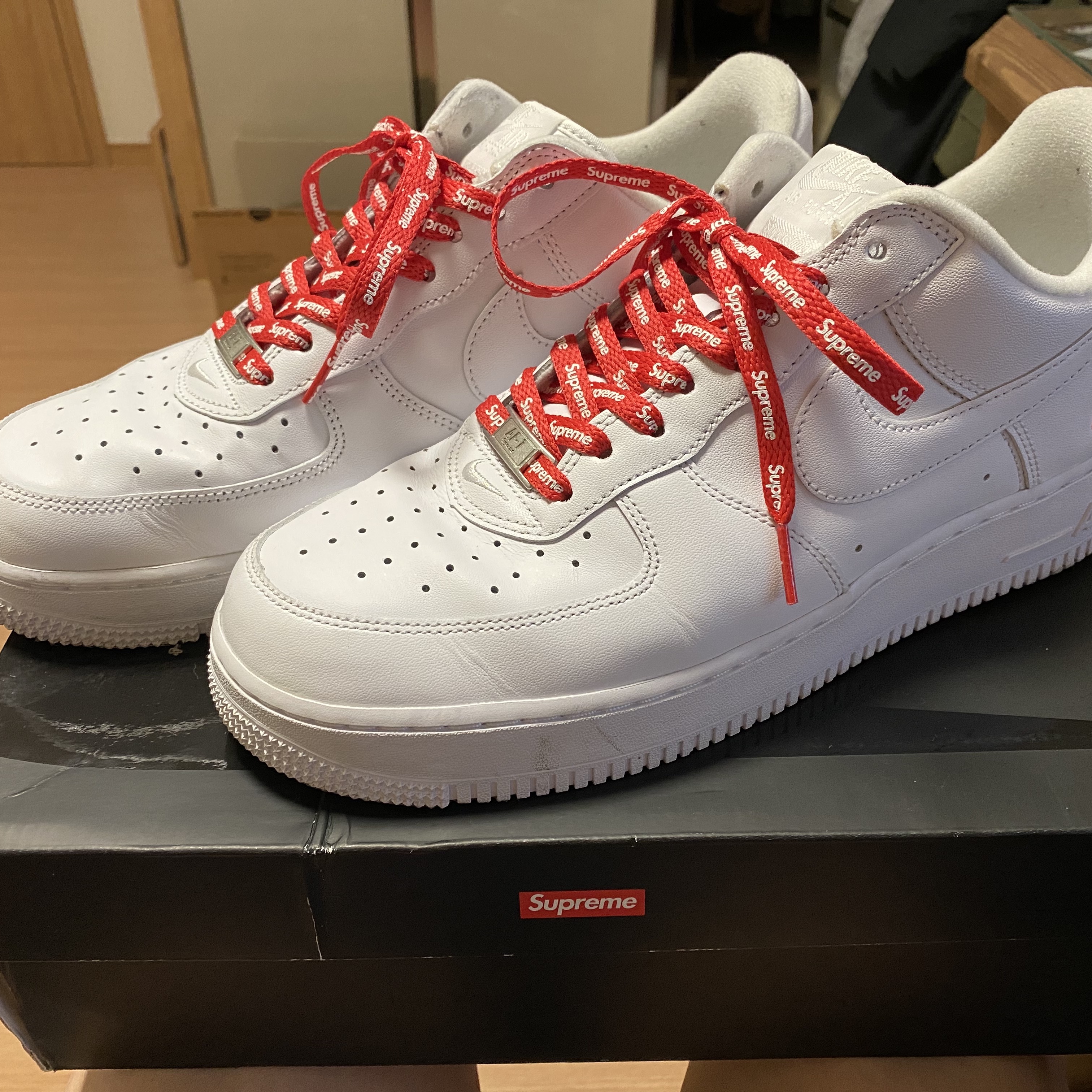 Nike x Supreme Air Force 1 Low White 착용 스타일