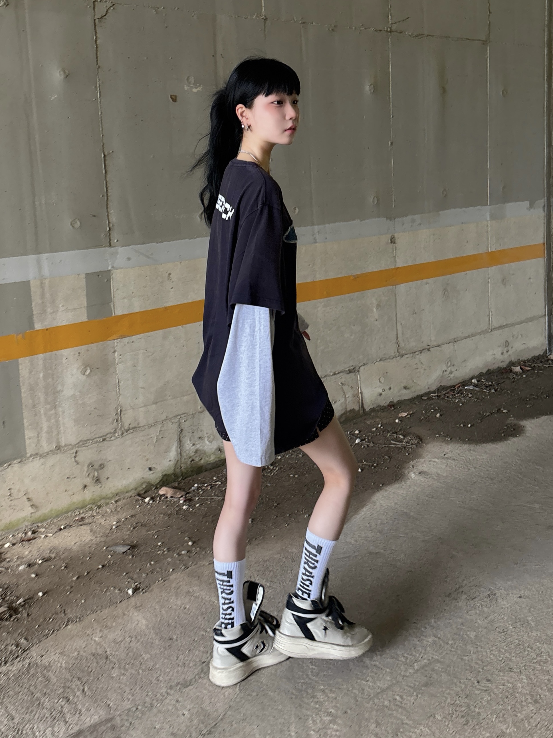 THRASHER (3Pack) Magazine Logo Crew Socks White, Converse x Drkshdw Turbowpn Pelican 착용 스타일 - 4
