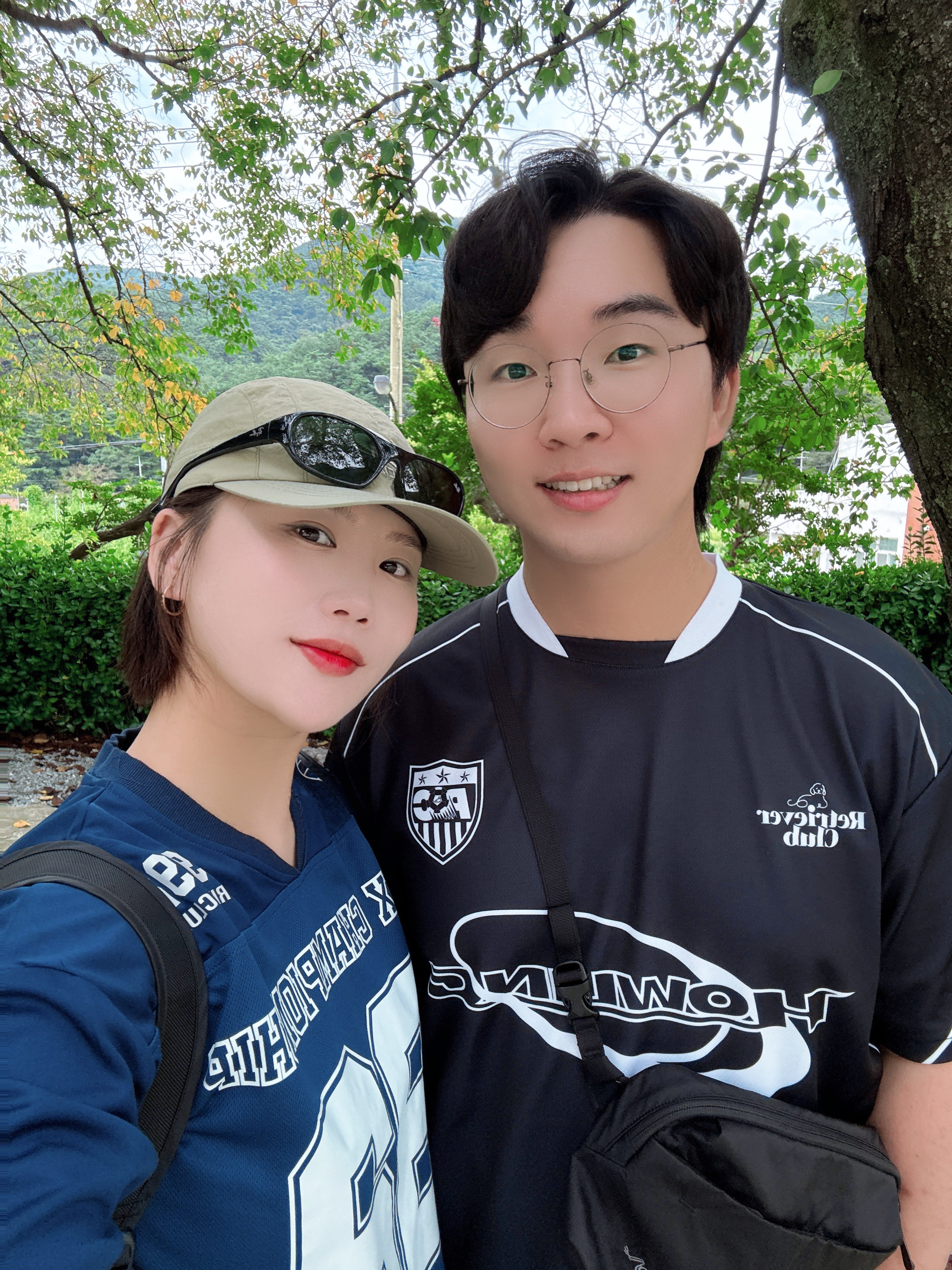 Ray-Ban DADDY-O II Polished Black Frame Green Classic G-15 Lenses, (GS) Nike Air Force 1 LV8 Athletic Club Black Dark Sulfur 착용 스타일 - 6