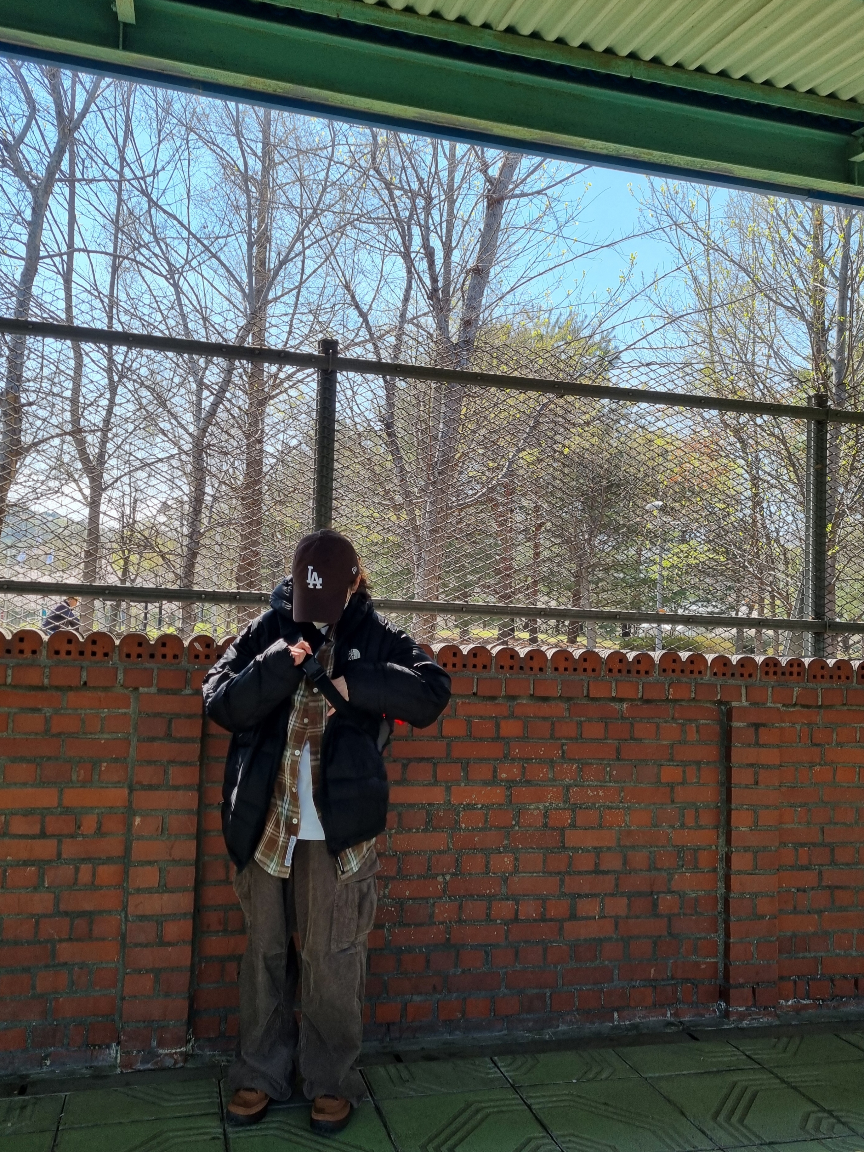 The North Face White Label Wave LT On Ball Jacket Black, Nike x Tom Sachs General Purpose Shoe Brown 착용 스타일 - 2