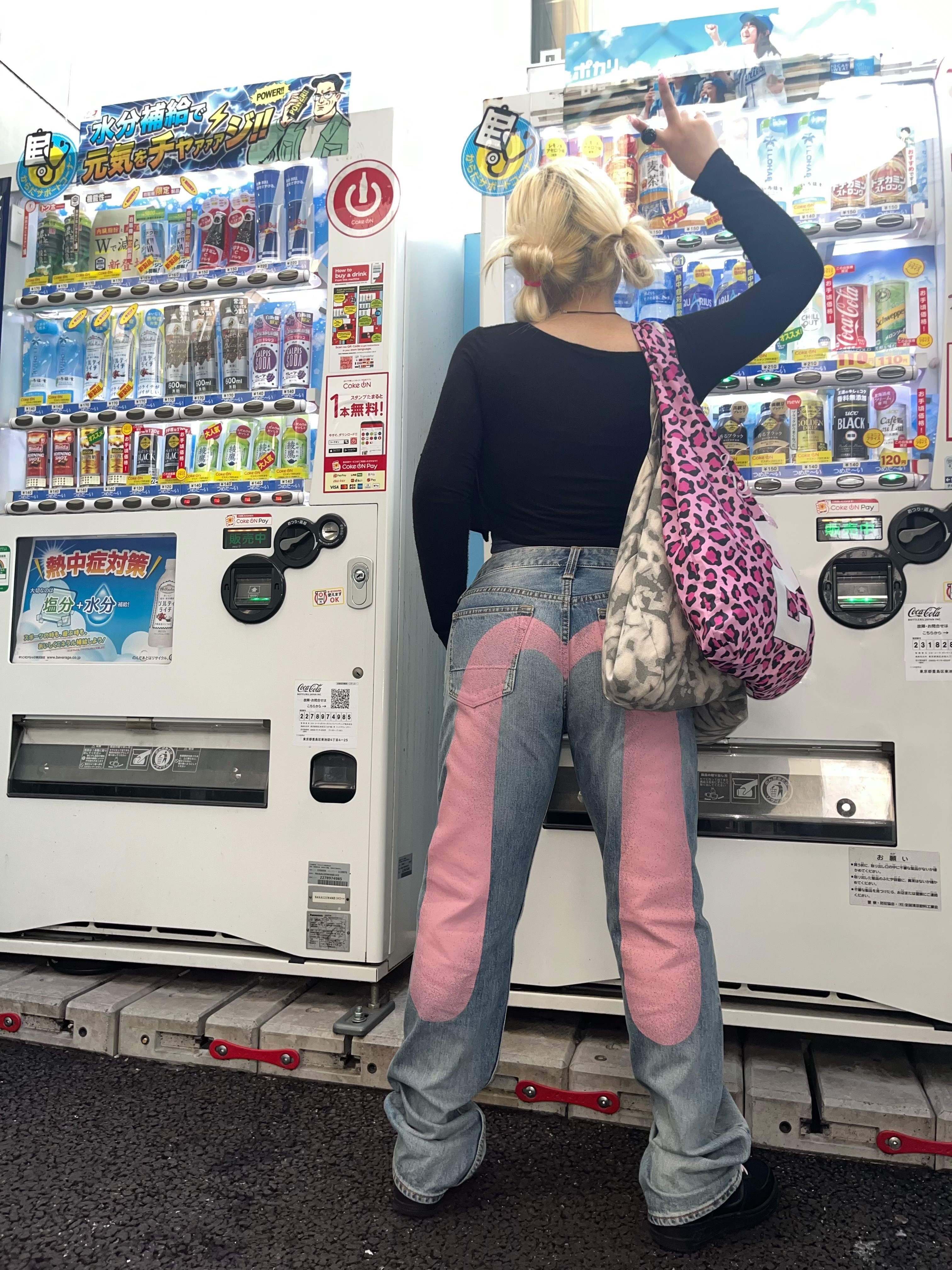 Evisu Daicock Print Baggy Fit Jeans #2000 Faded Pink, Alo Yoga Iconic Shopper Tote Bag Grey Tiedye 착용 스타일