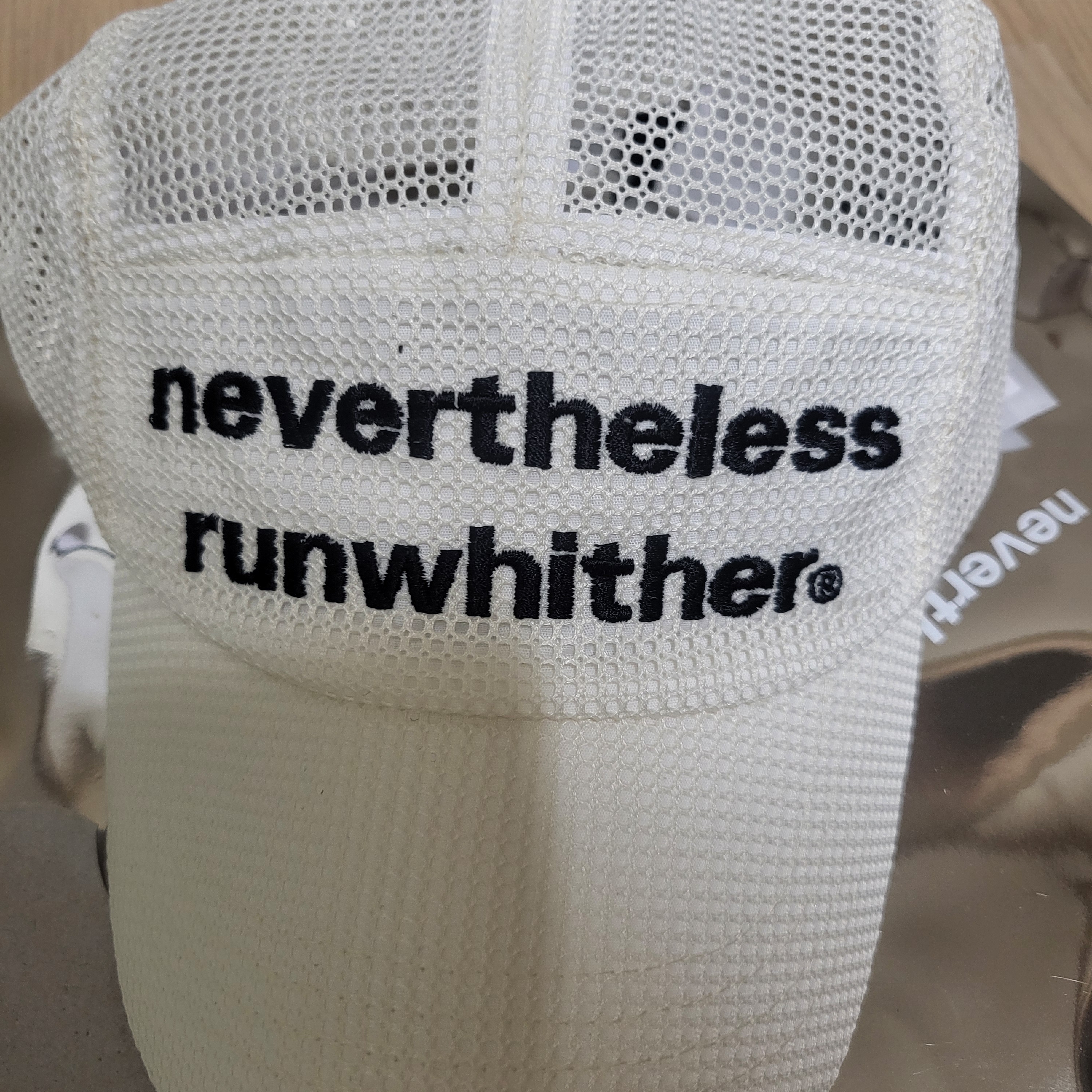 [KREAM 단독] runwhither Mesh Cap Ivory 착용 스타일 - 1