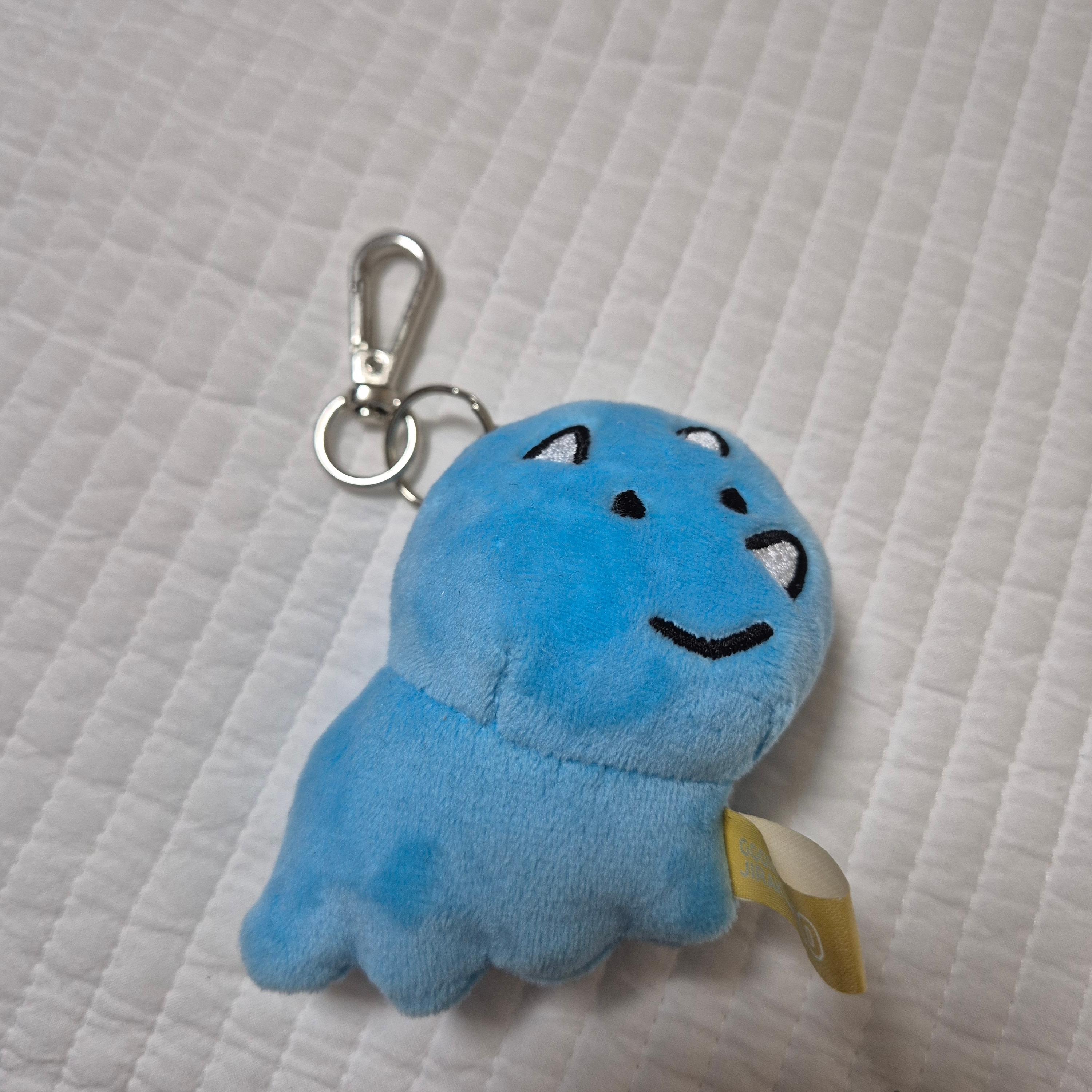 Many a Little Ggom Jirak Dino Key Ring Mascott Tricera 착용 스타일