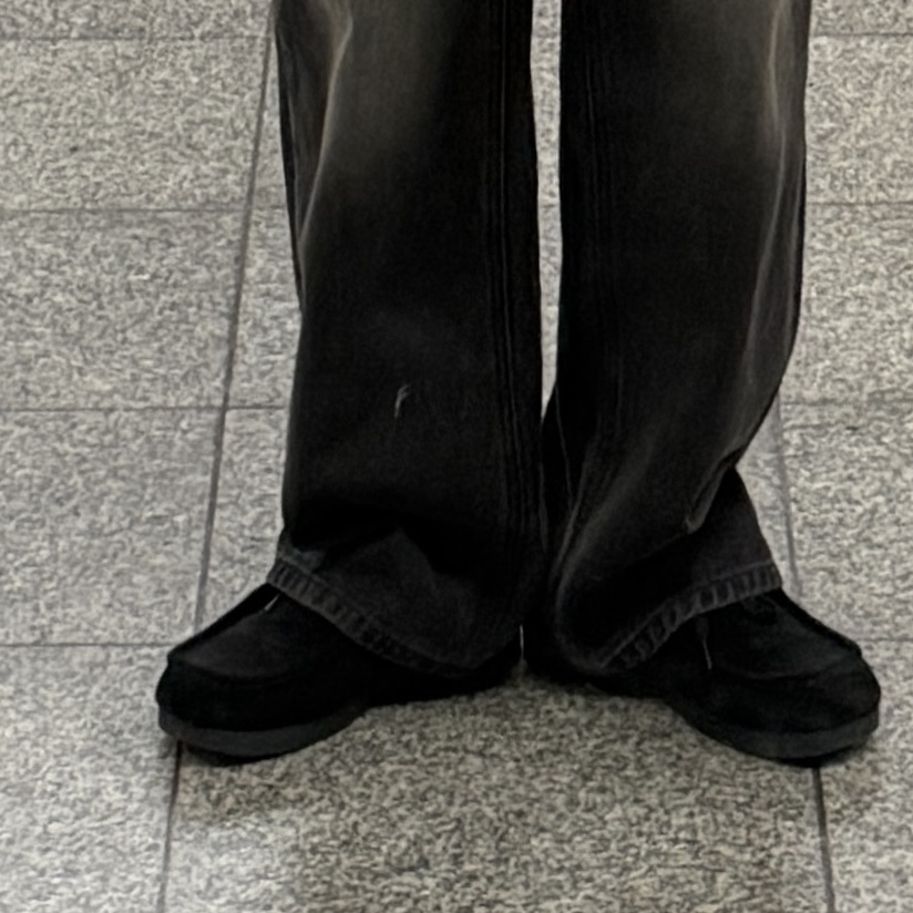 GU Real Leather Moccasin Shoes Black 착용 스타일
