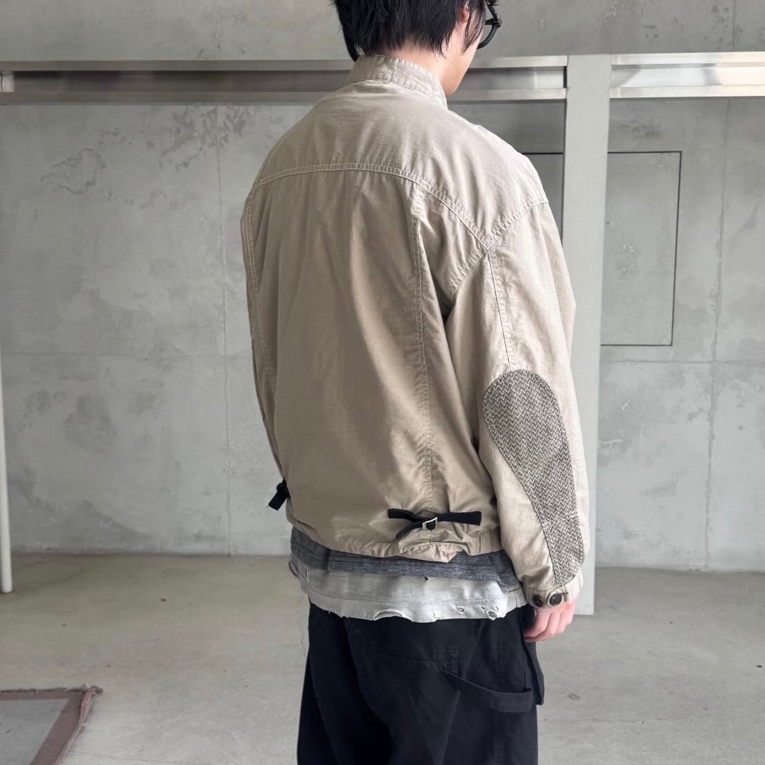 Polyteru Motorcycle Blouson Beige, Polyteru Track Jumper Paisley Patched Black 착용 스타일 - 1