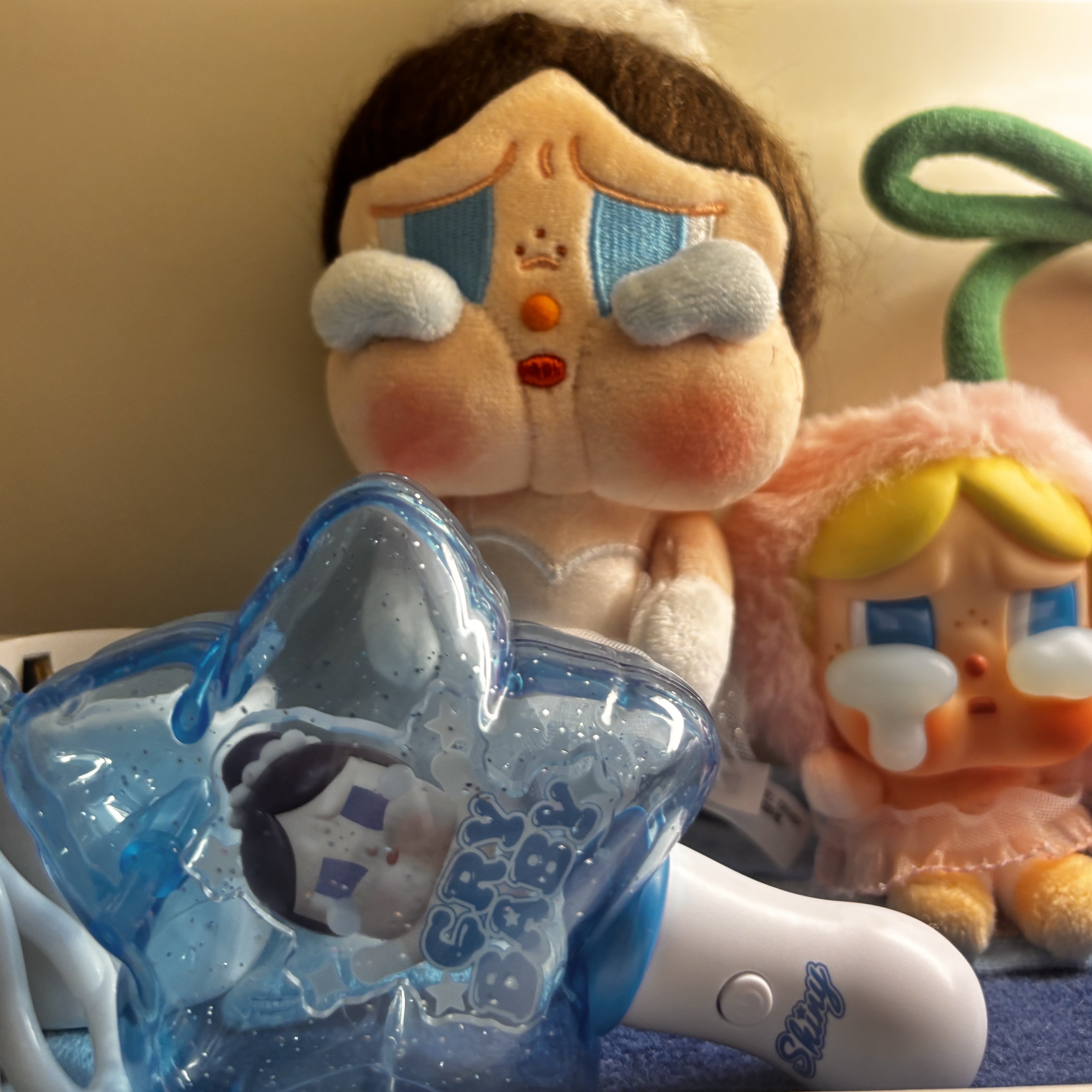 Pop Mart Crybaby Shiny Shiny Series Luminous Pendant Shiny Dancer (Opened Case), Pop Mart Crybaby Shiny Shiny Series Plush Pedant Blister Pack 착용 스타일