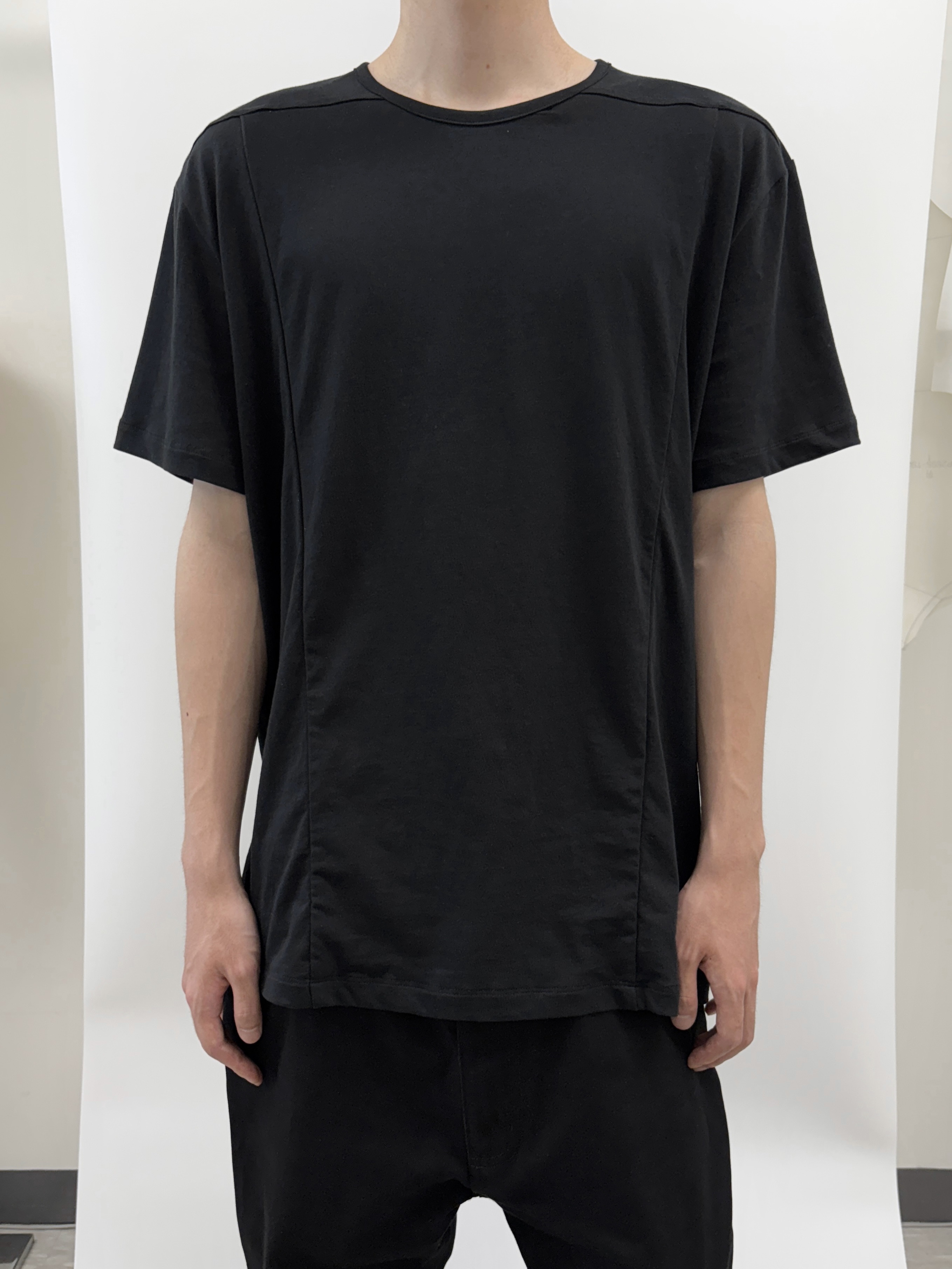 REPINER Mass Black Foil T-Shirt Black, REPINER Voidline T-Shirt Black 착용 스타일 - 3