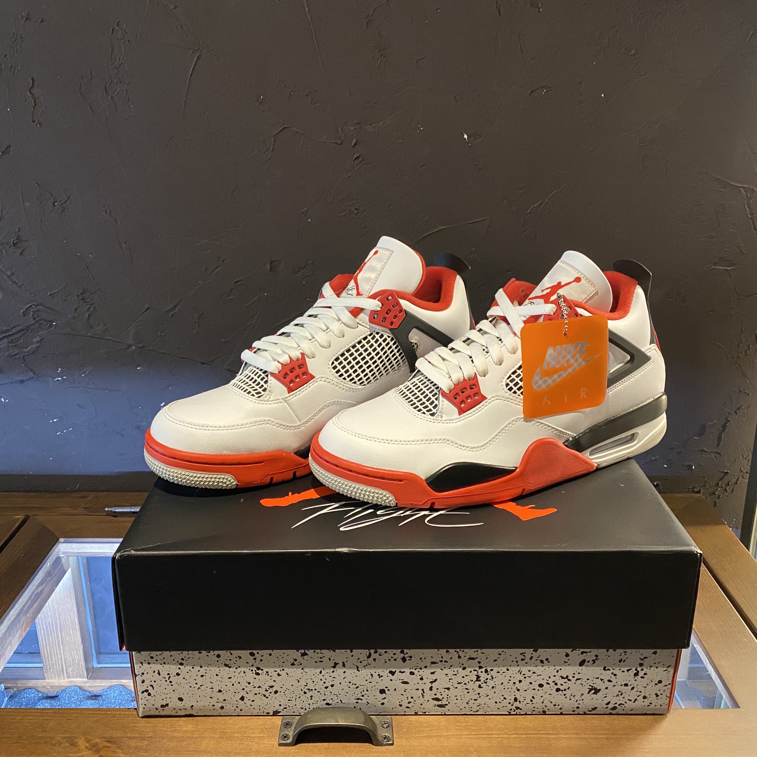 Jordan 4 Retro OG Fire Red 2020 착용 스타일