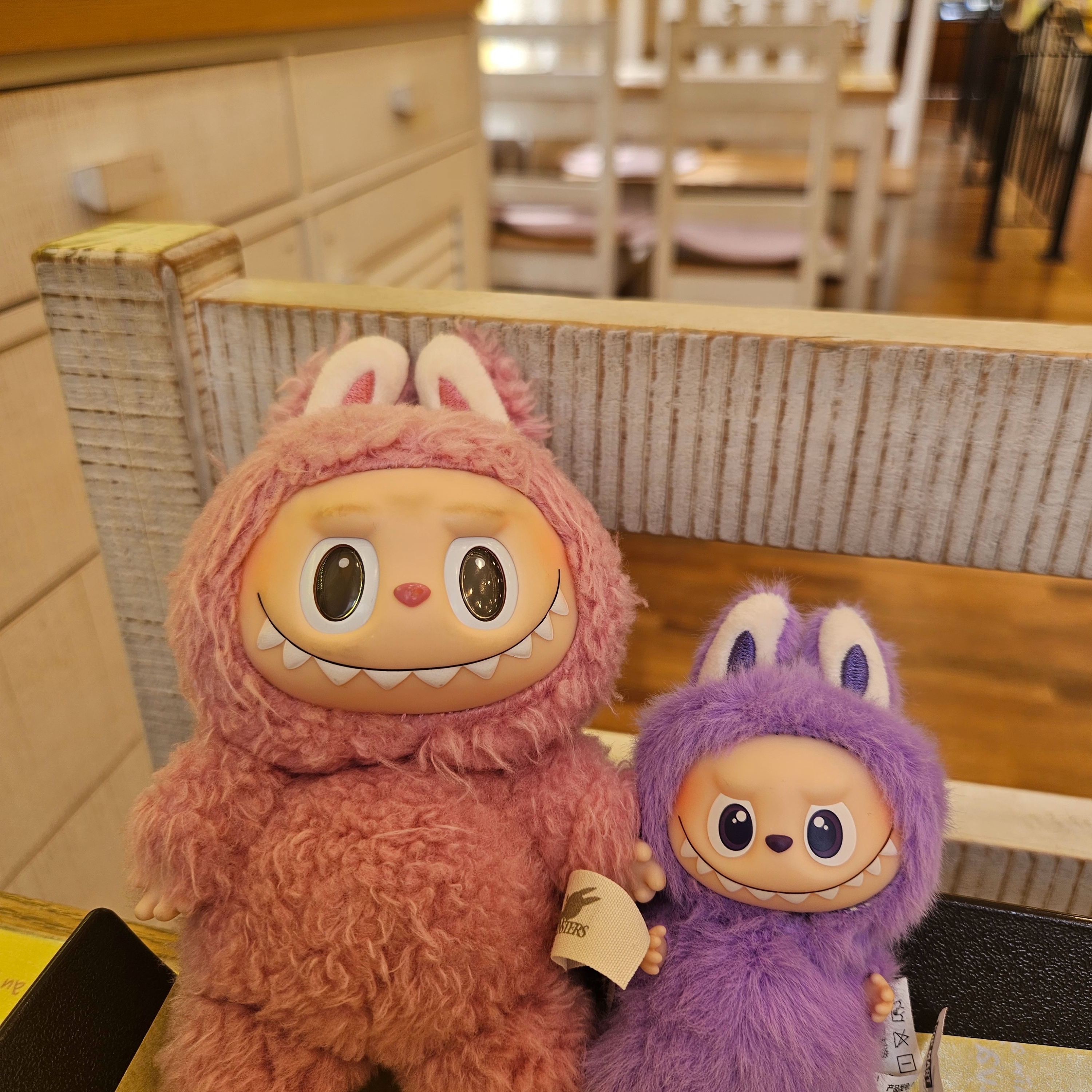 Pop Mart Labubu The Monsters Pin For Love Series Vinyl Plush Pendant (N-Z) T (Opened Case), Pop Mart Labubu The Monsters Labubu Tasty Macarons Series Lyche Berry Keyring 착용 스타일 - 5