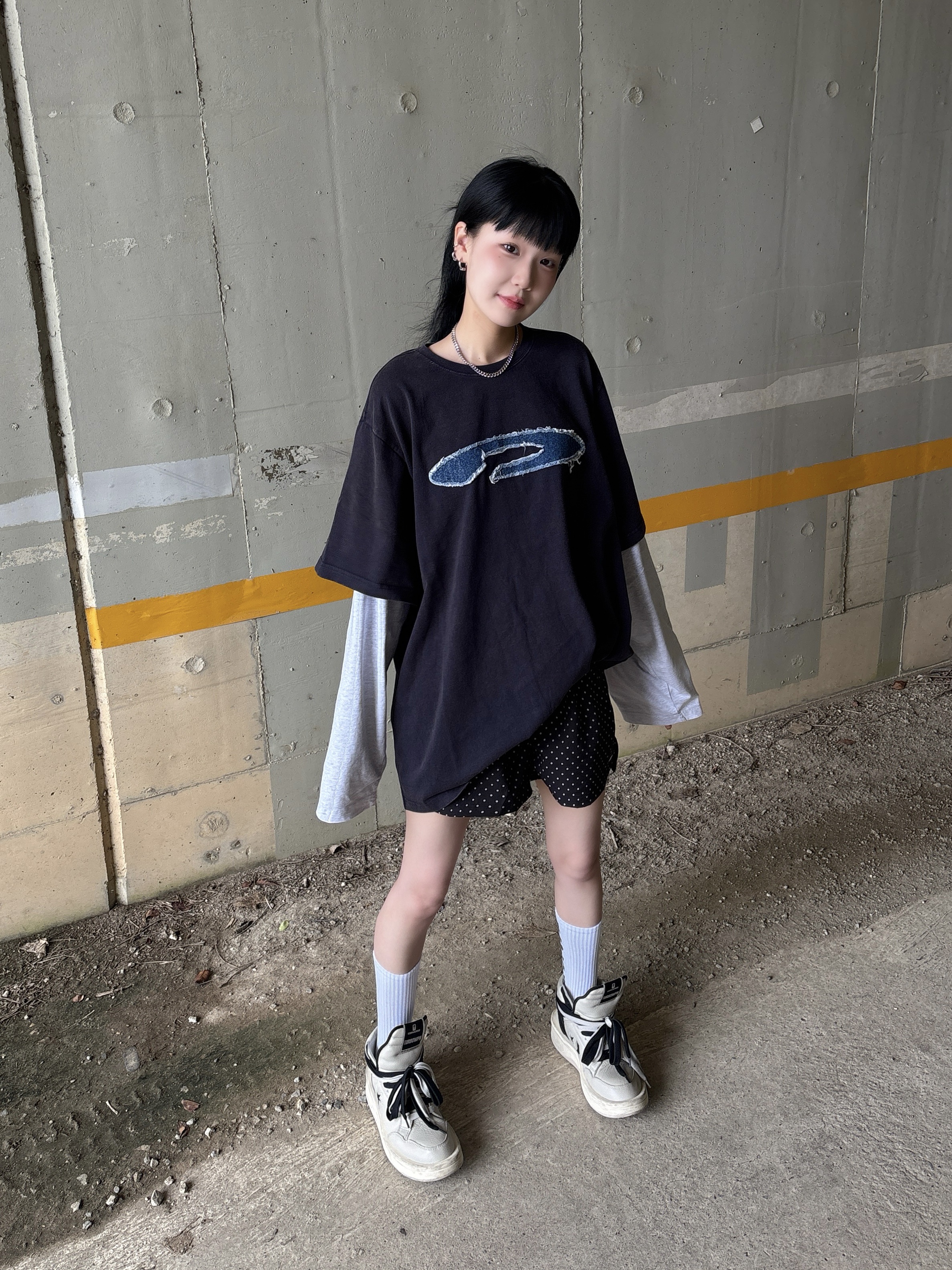 THRASHER (3Pack) Magazine Logo Crew Socks White, Converse x Drkshdw Turbowpn Pelican 착용 스타일 - 2