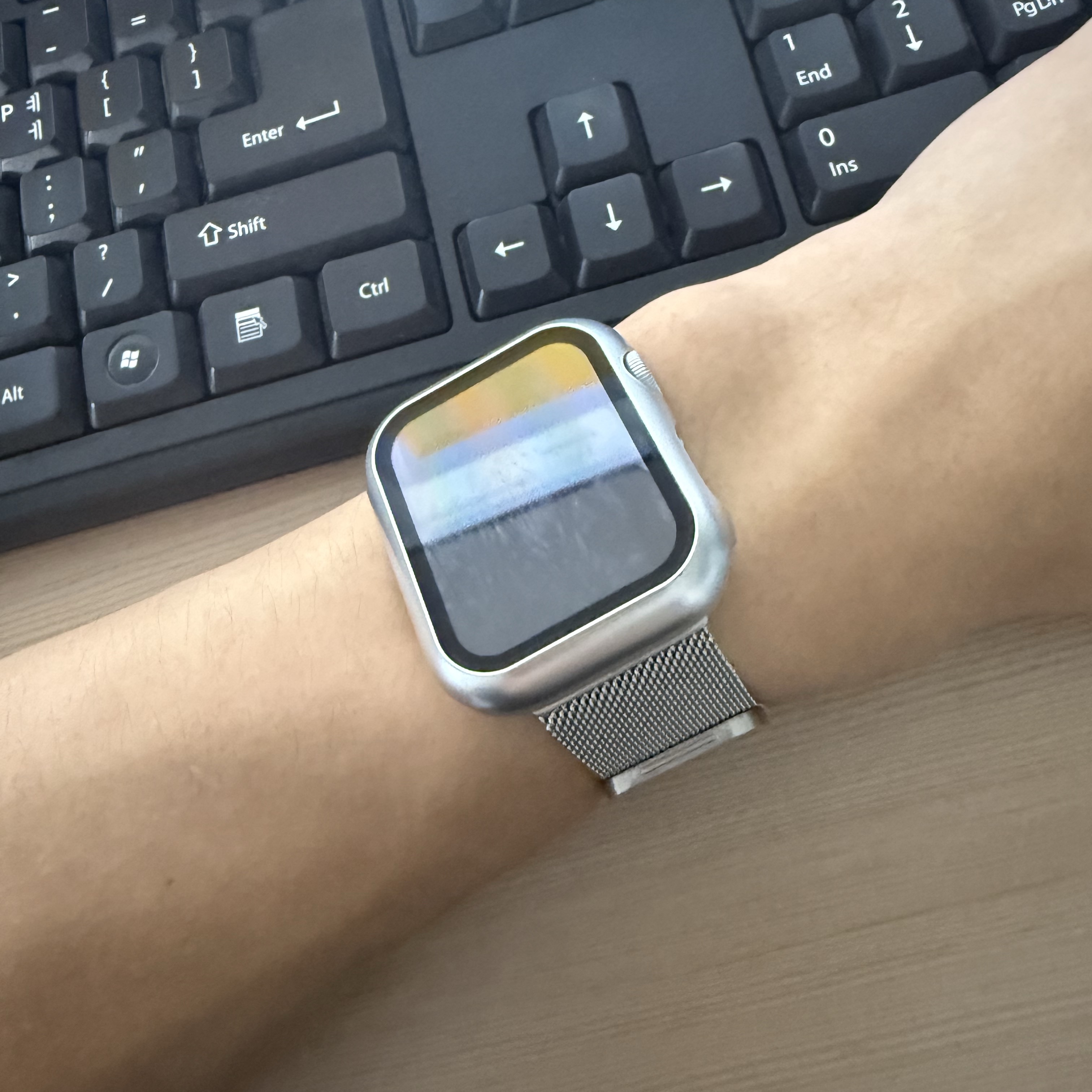 Apple Watch SE 2024 40mm GPS Silver Aluminium Case with Sport Band S/M Denim (Korean Ver.) 착용 스타일