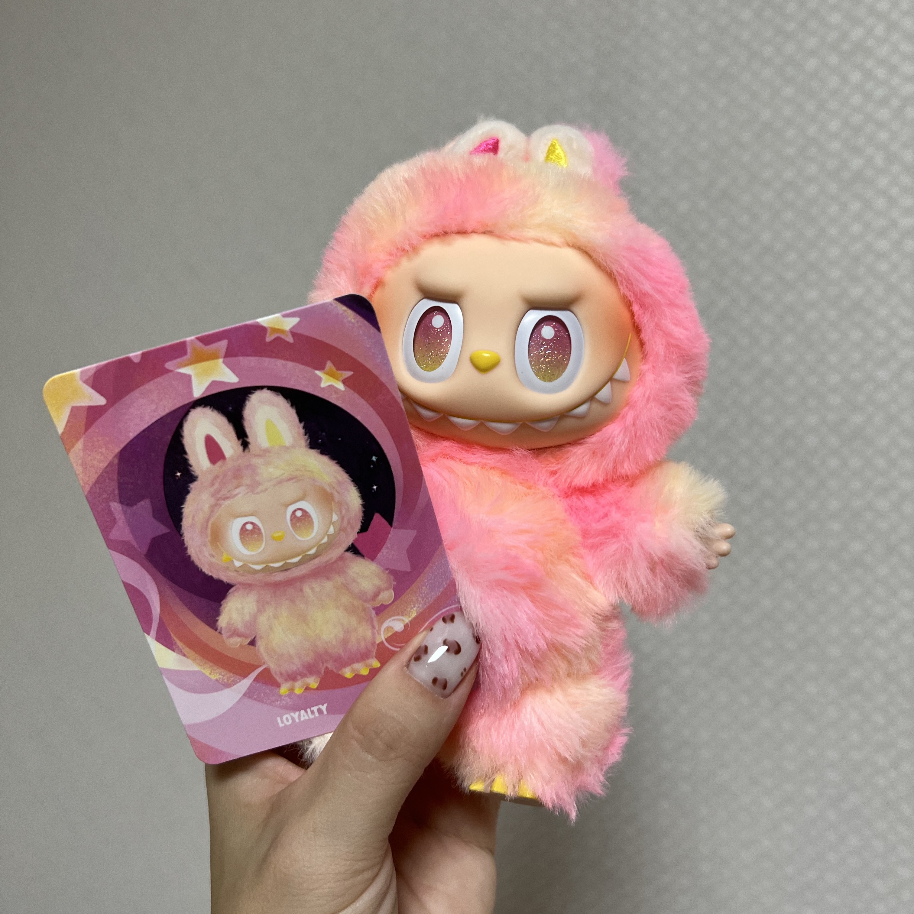 Pop Mart Labubu The Monsters Highlight Series Sealed Case (1 Blind Box) 착용 스타일 - 4