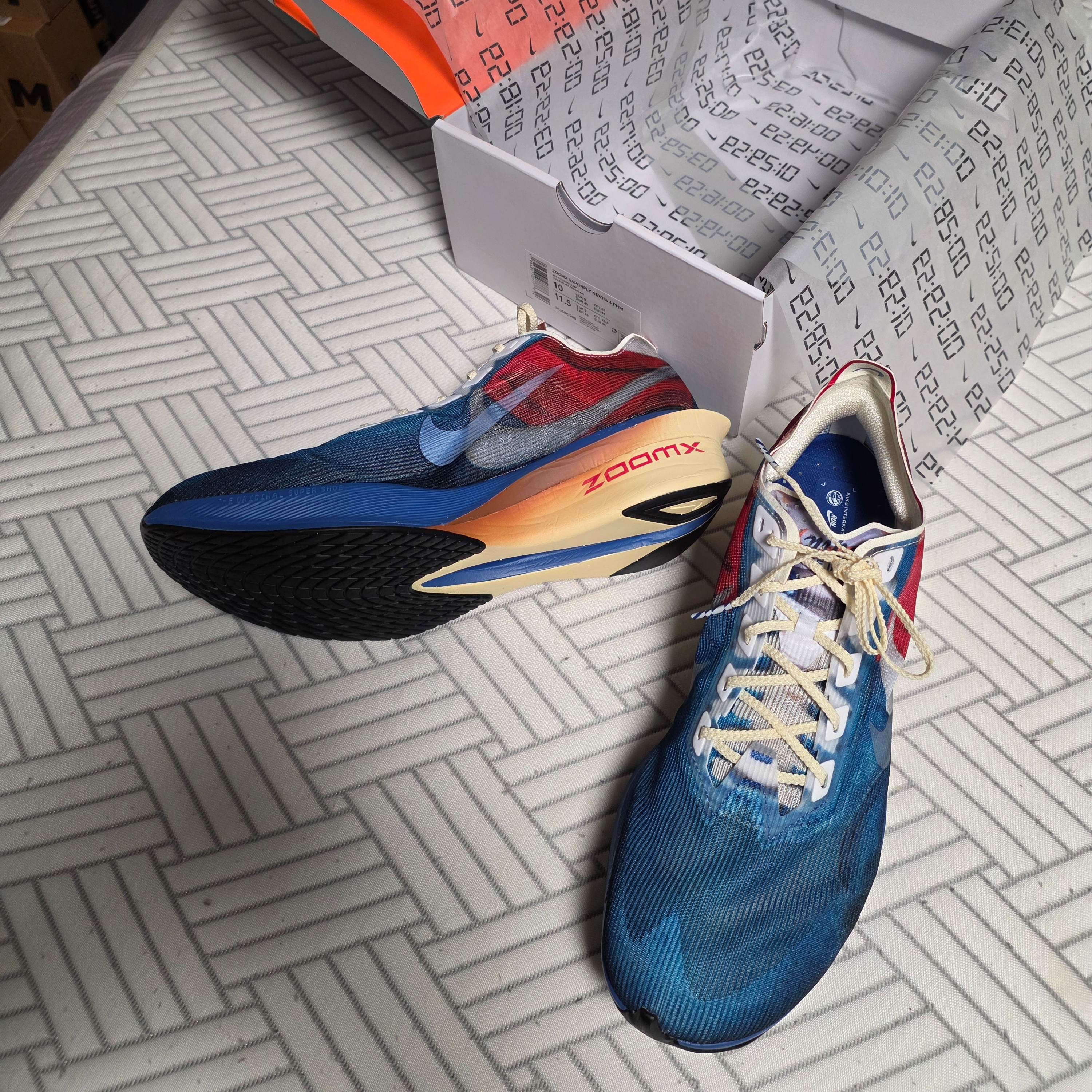 Nike ZoomX Vaporfly Next% 4 PRM Multicolor Clear 착용 스타일 - 3