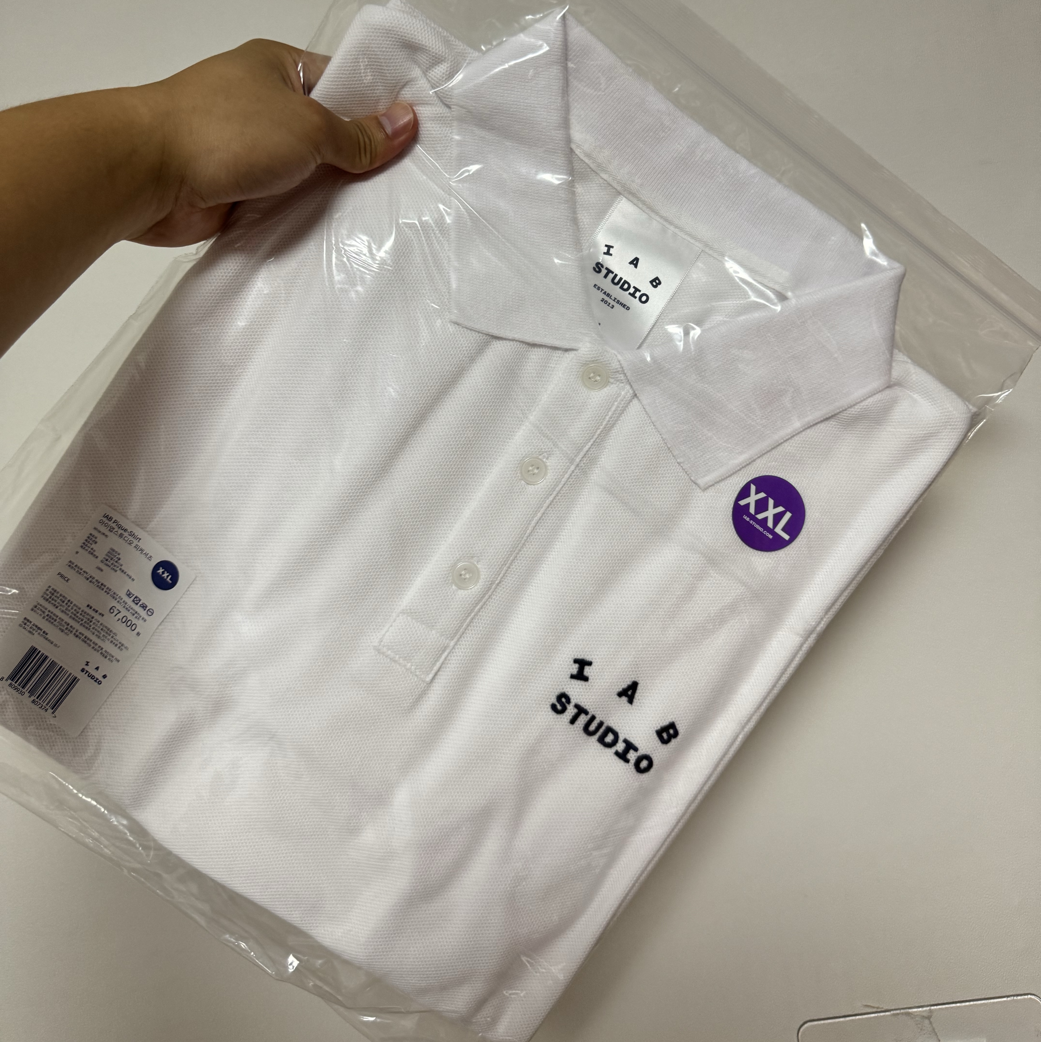 IAB Studio Pique T-Shirt White Navy 착용 스타일