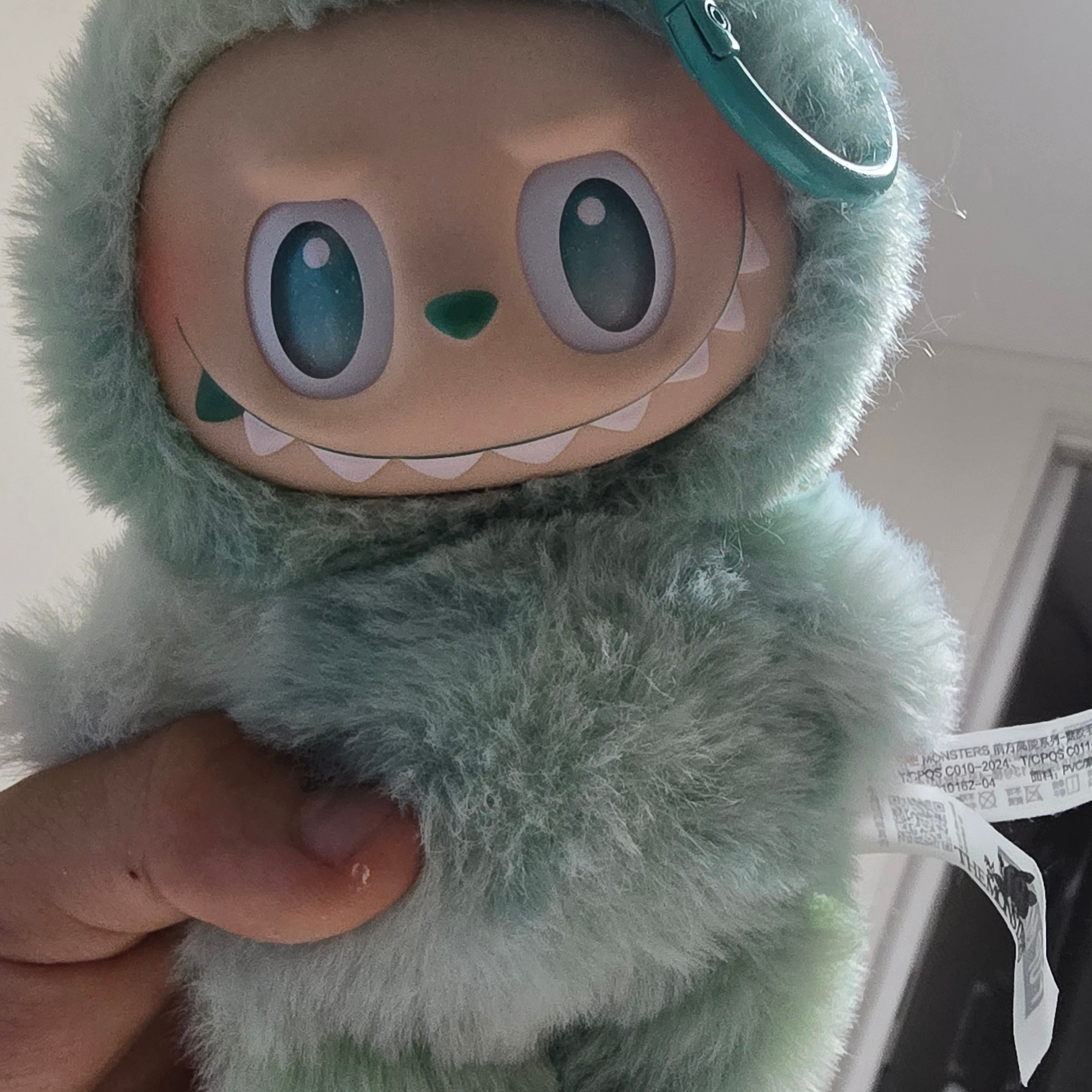 Pop Mart Labubu The Monsters Highlight Series Sealed Case (1 Blind Box) 착용 스타일