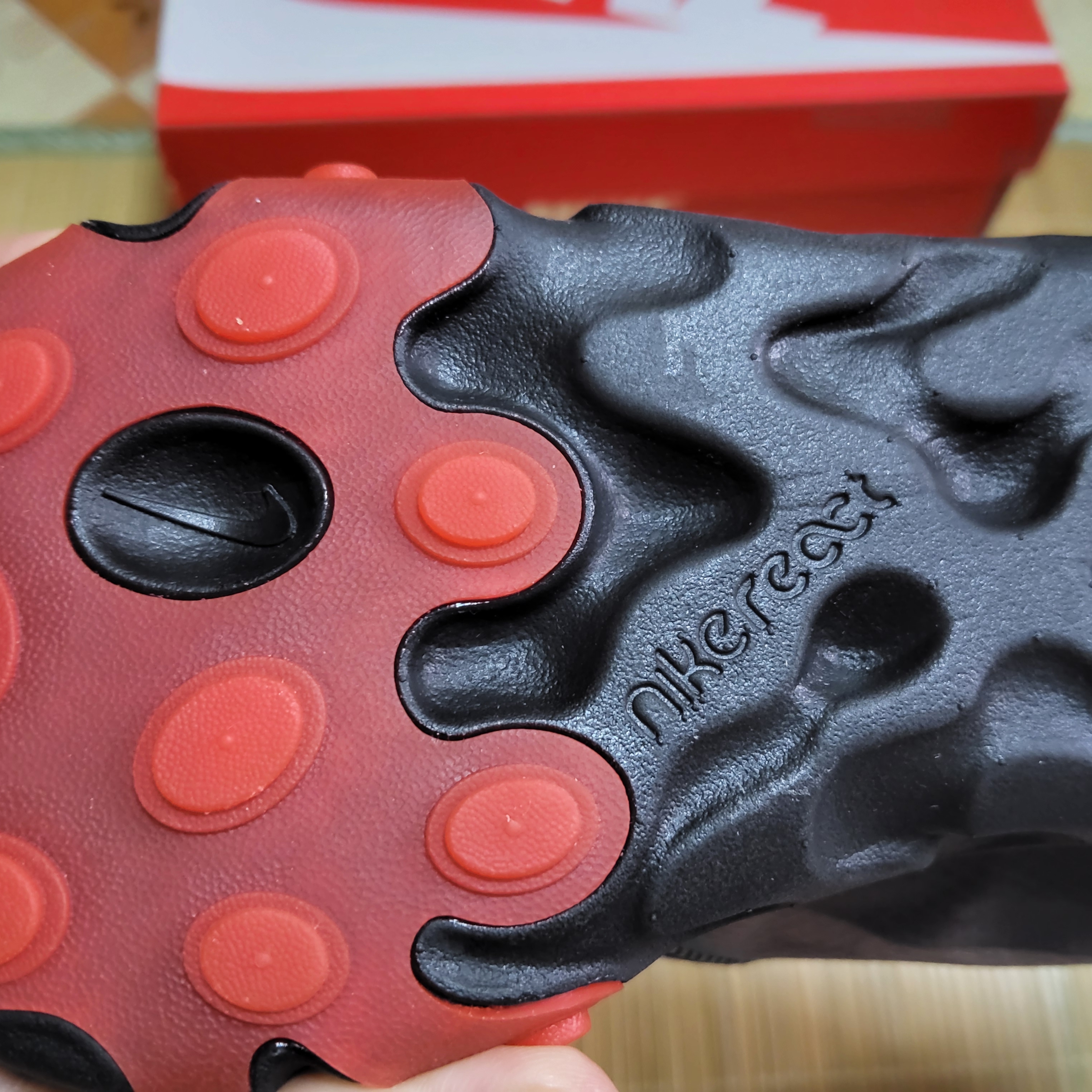 Nike React Element 87 Blue Chill Solar Red 착용 스타일 - 3