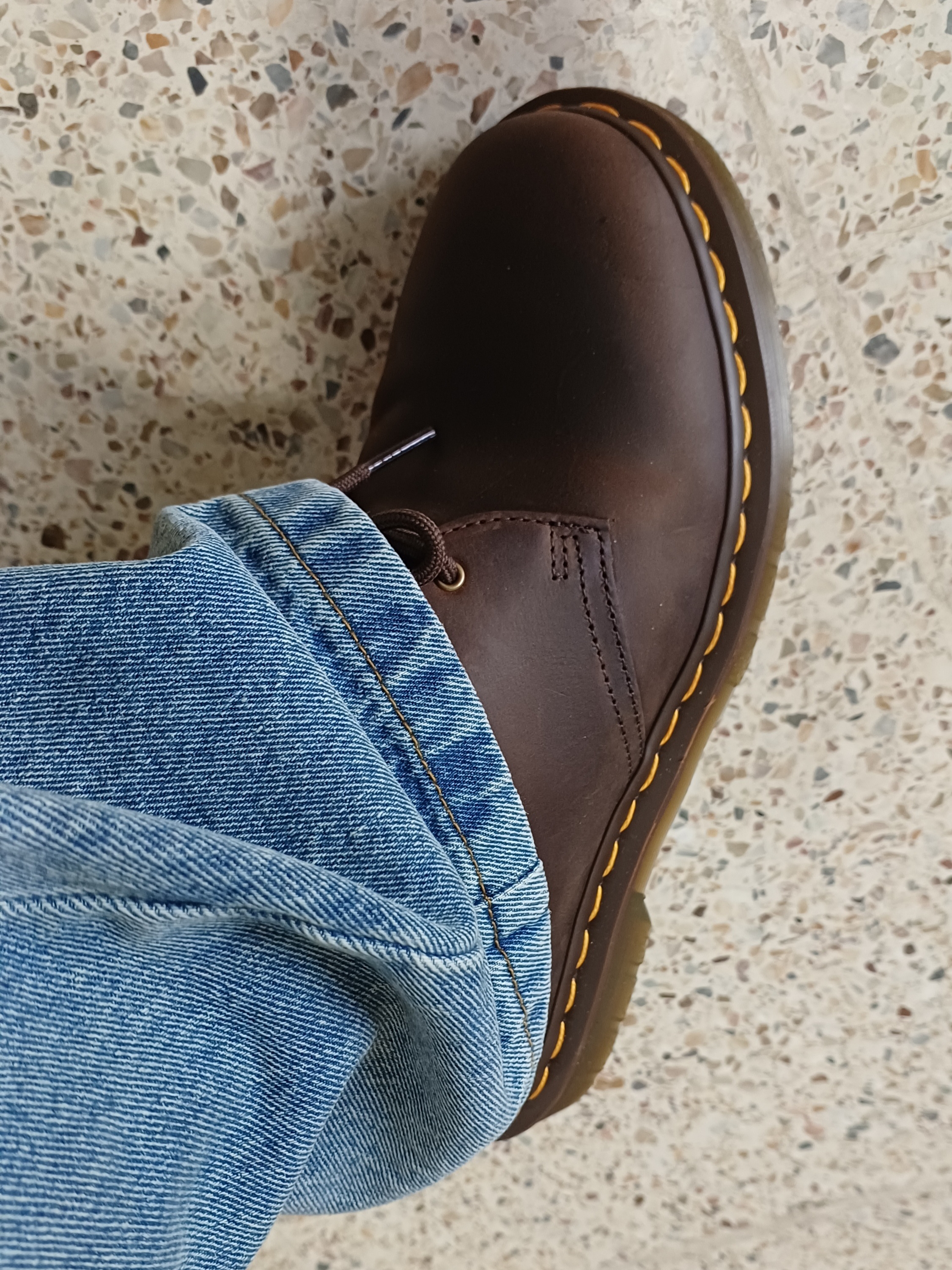 Dr. Martens 1461 Crazy Horse Dark Brown 착용 스타일 - 2