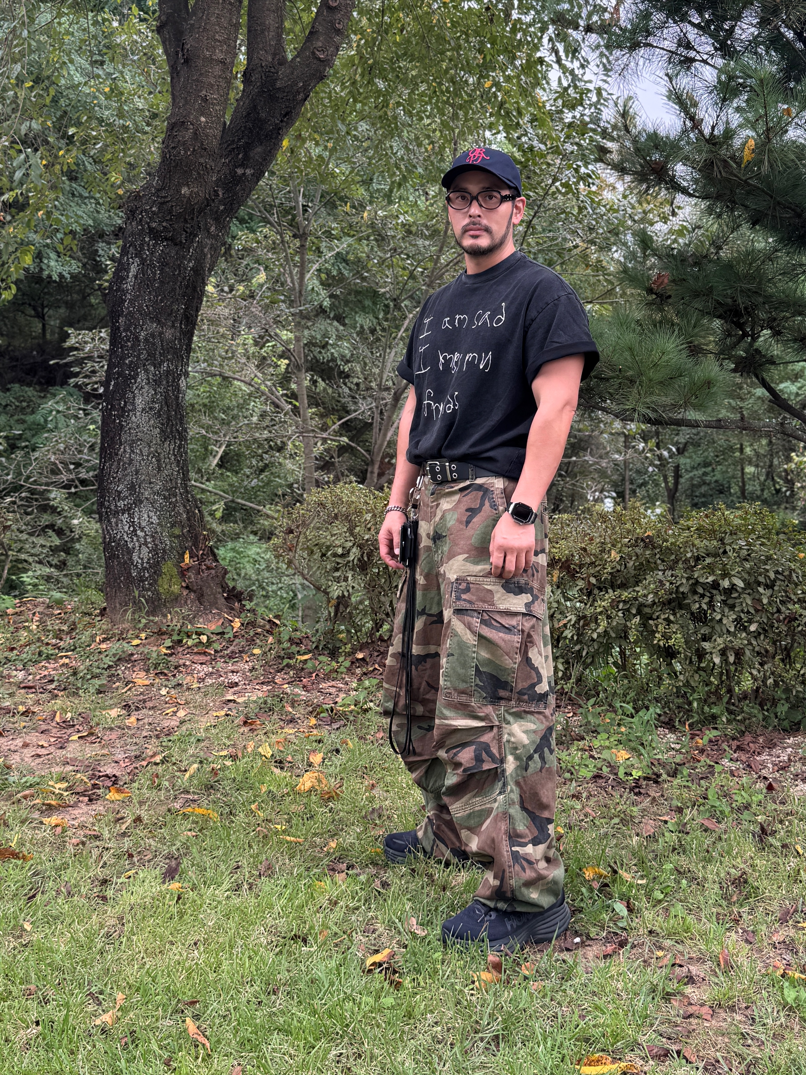 NOD Stone Washed Cargo Pants Camo, Hoka Bondi 8 Black - Wide 착용 스타일 - 2