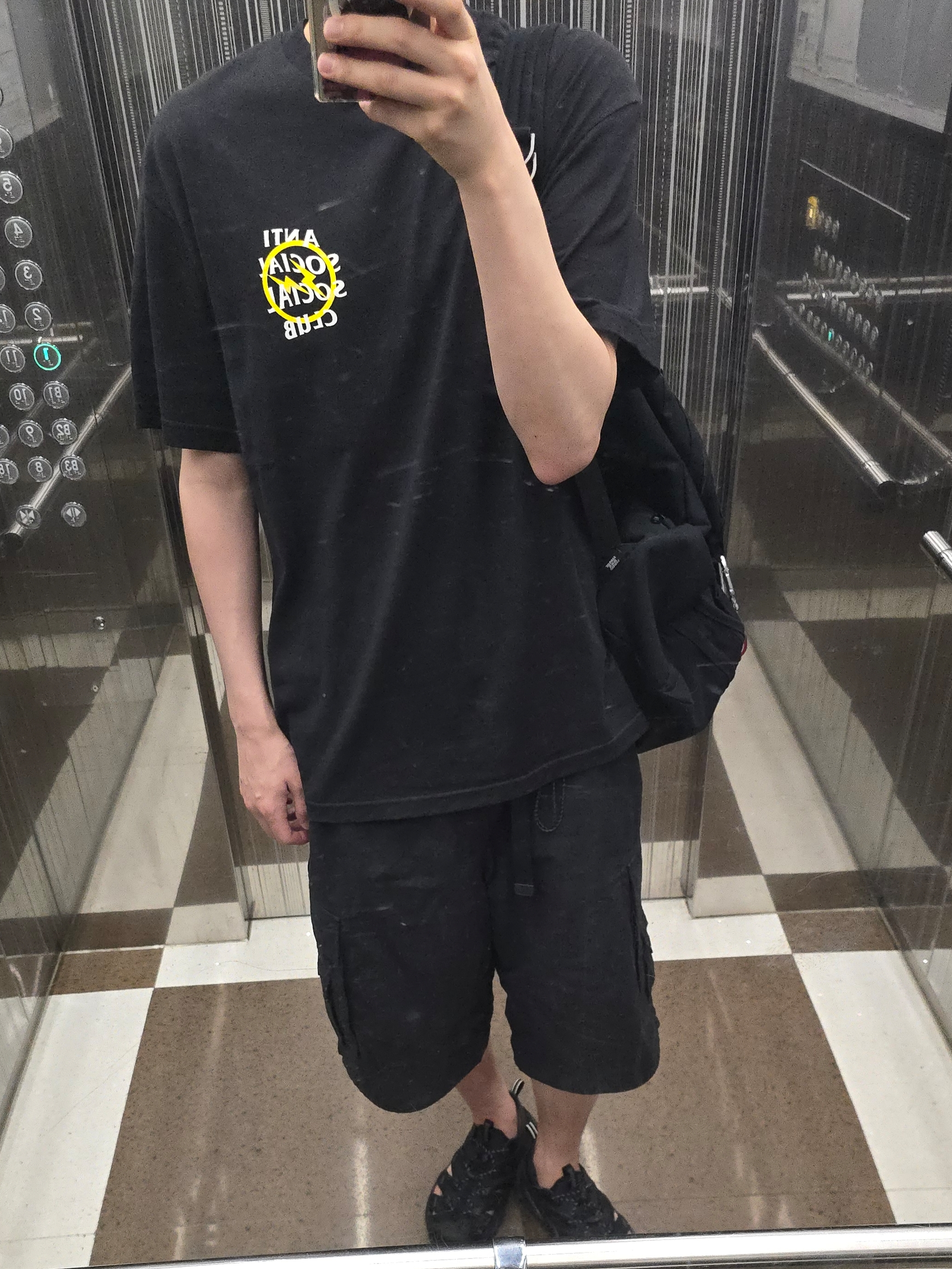 Anti Social Social Club x Fragment Bolt T-Shirt Yellow 착용 스타일