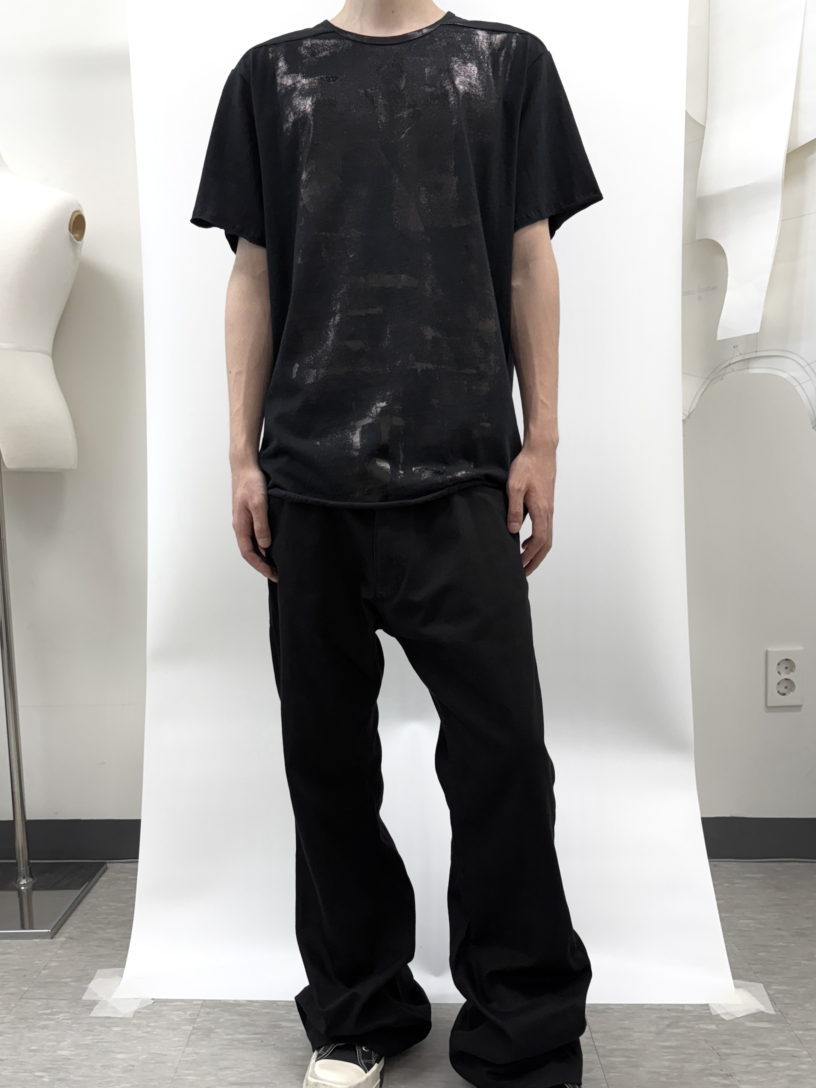 REPINER Mass Black Foil T-Shirt Black, REPINER Voidline T-Shirt Black 착용 스타일 - 2