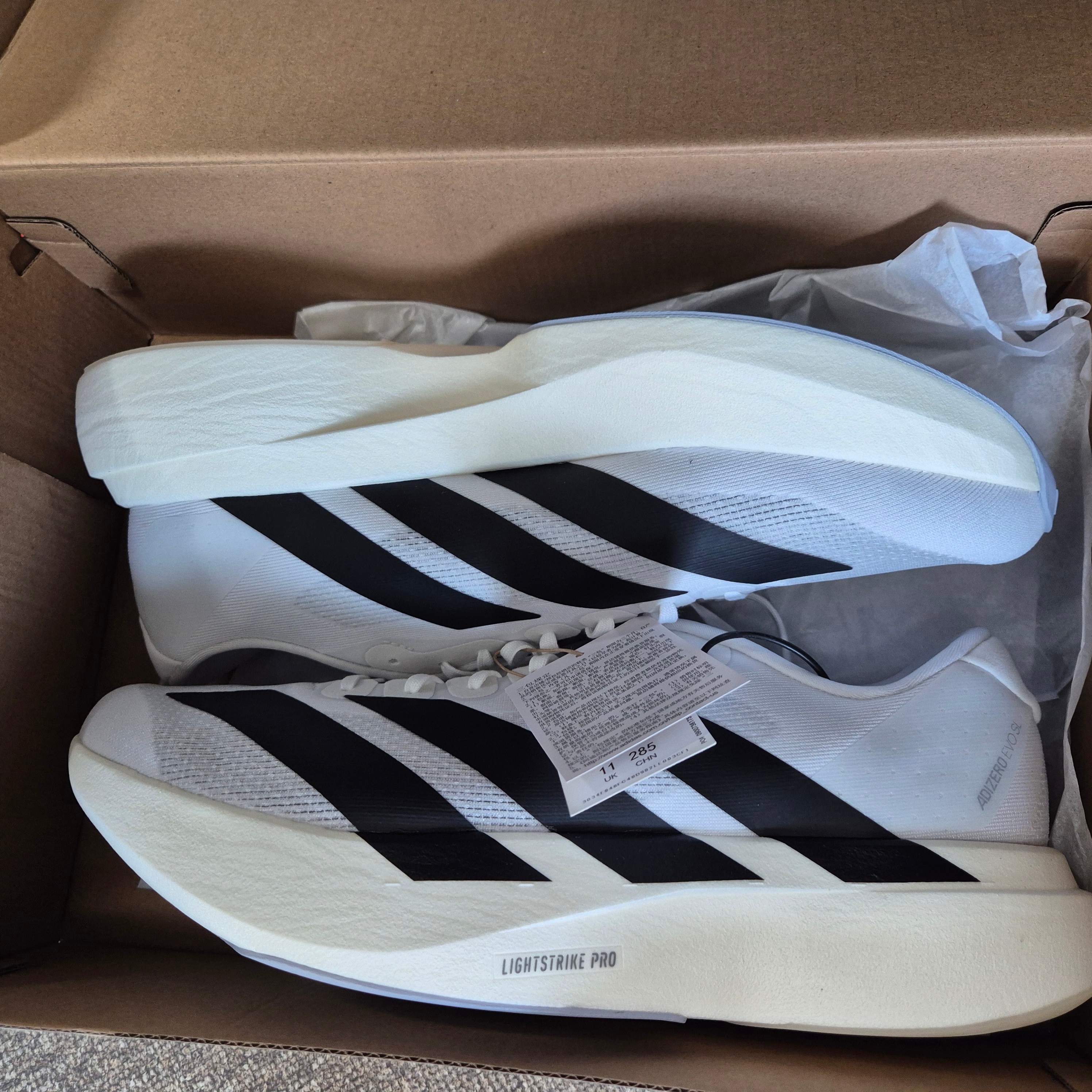 Adidas Adizero EVO SL Cloud White Core Black 착용 스타일 - 2