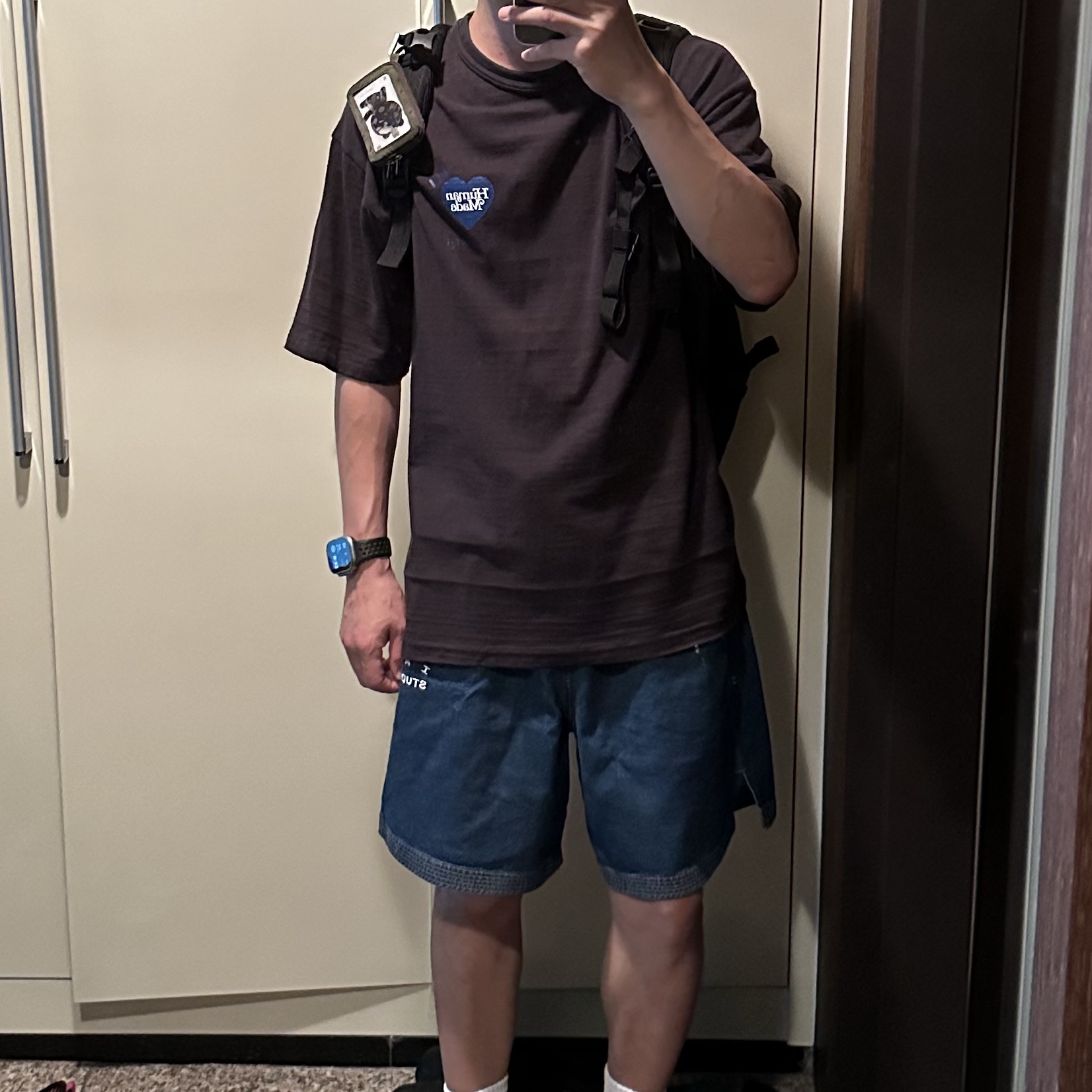 IAB Studio Denim Shorts Deep Blue, Human Made x Verdy Girls Don't Cry White Day T-Shirt Black 착용 스타일