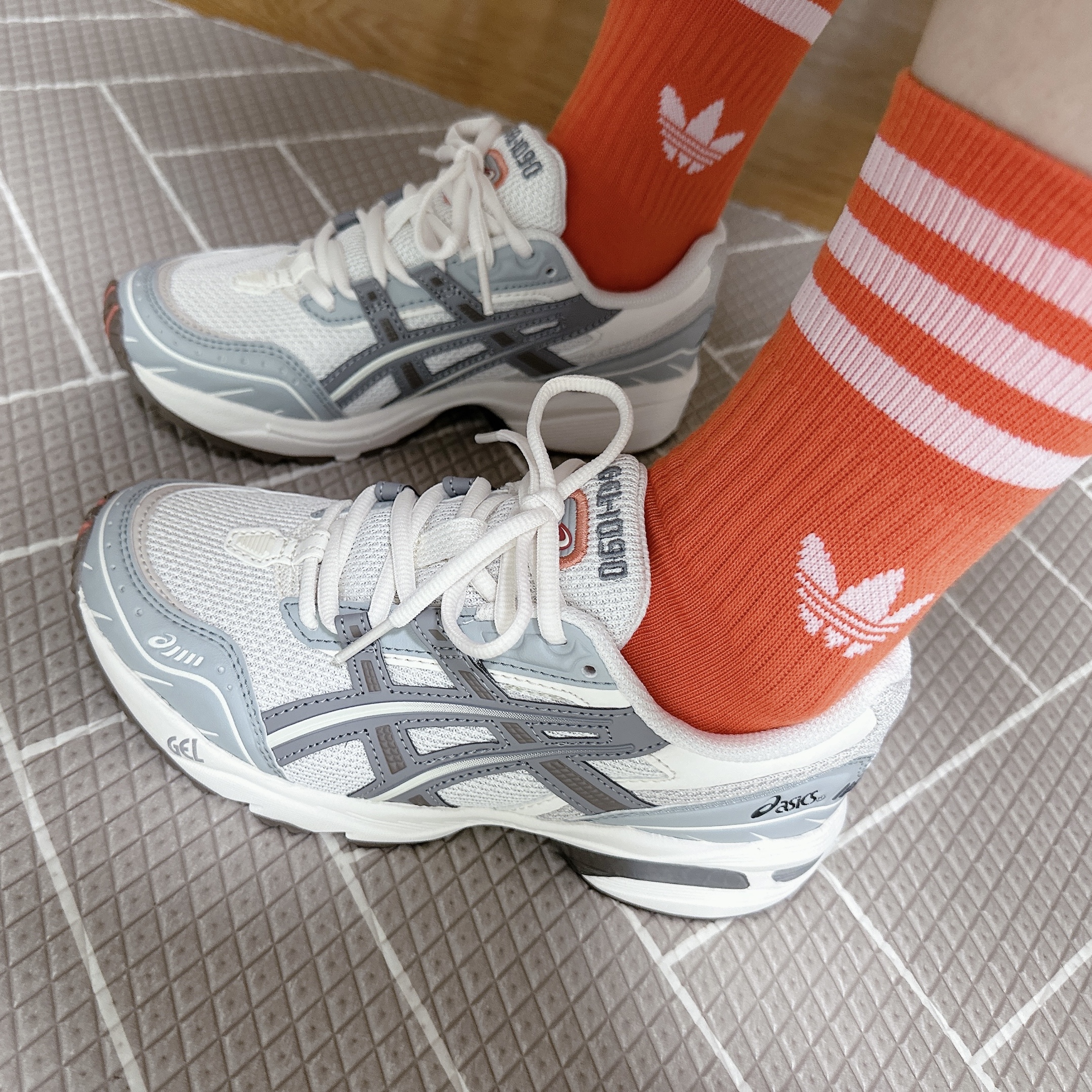 Asics Gel-1090 Blue Grey 착용 스타일 - 2