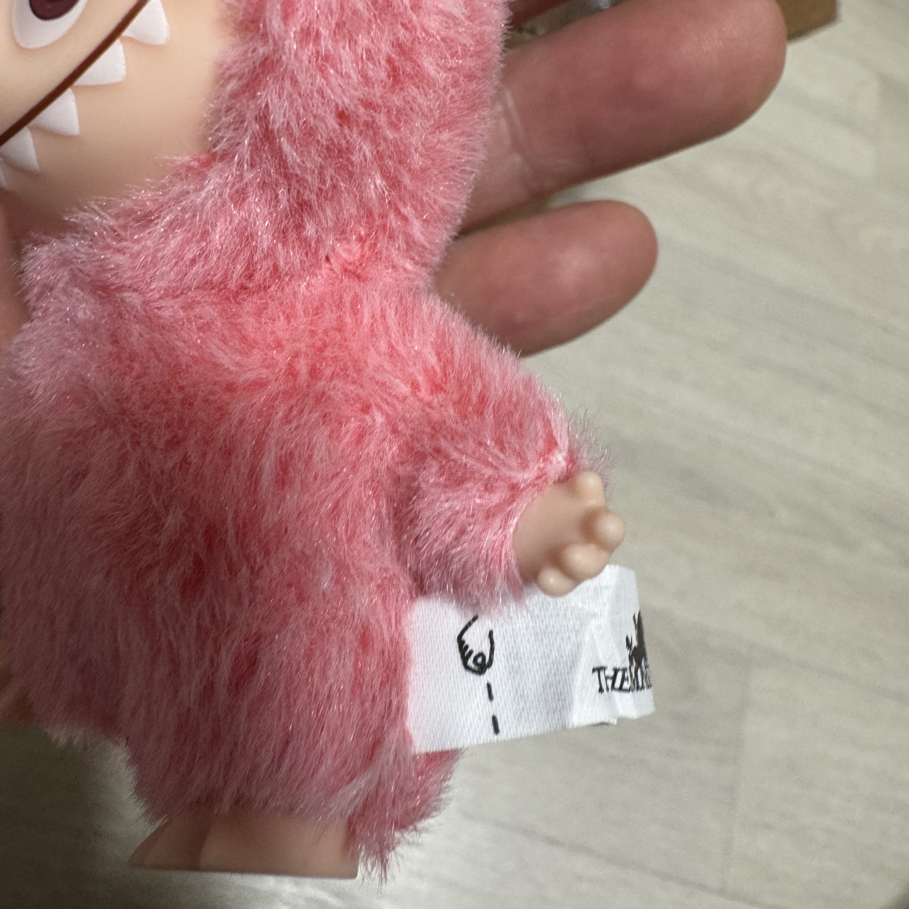 Pop Mart Labubu The Monsters Pin For Love Series Vinyl Plush Pendant (A-M) Heart (Opened Case) 착용 스타일 - 3